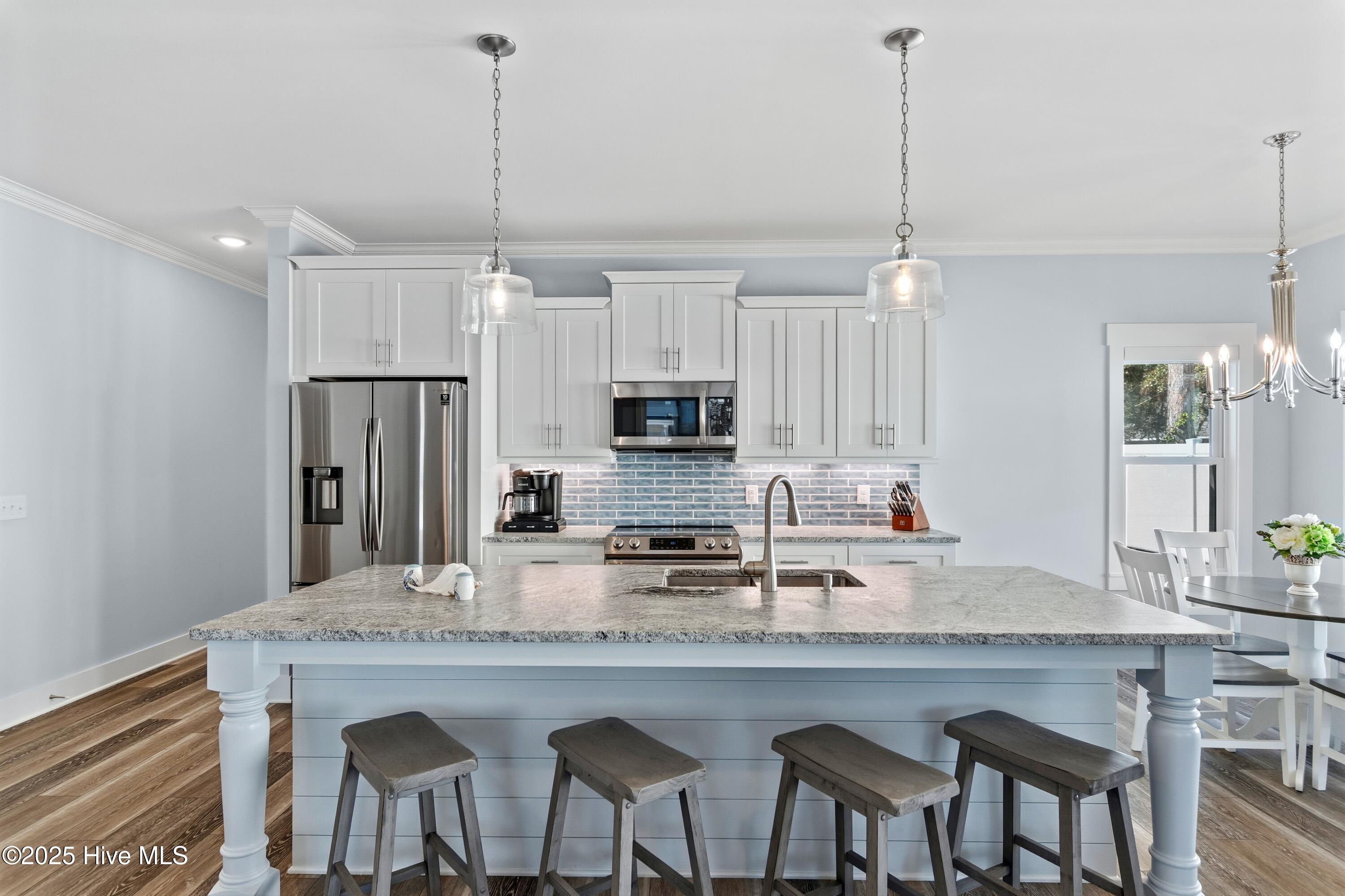 100542658 | Photo 10