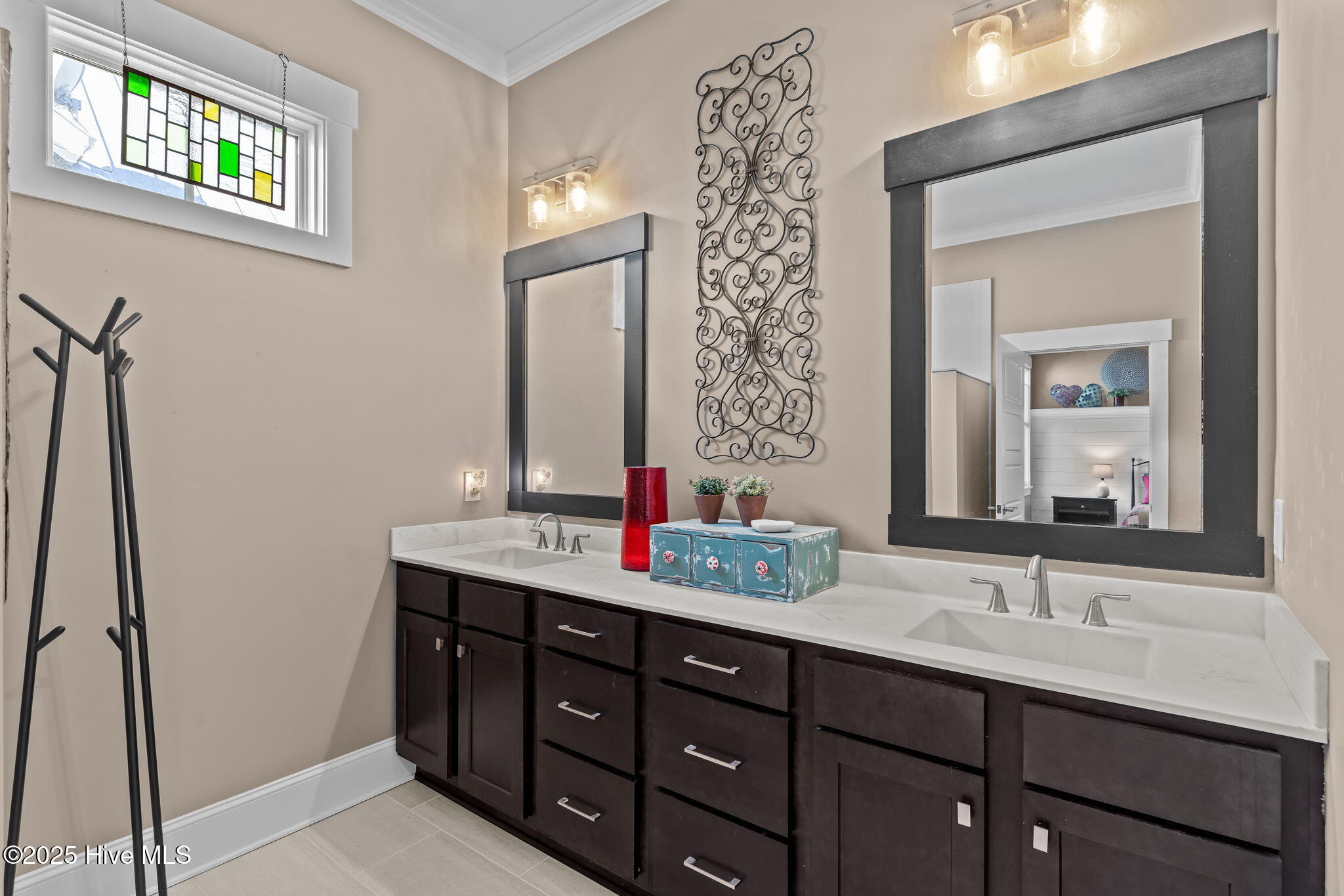 100511633 | Photo 19