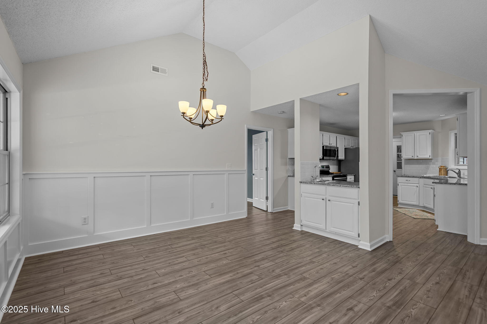 100547152 | Photo 11