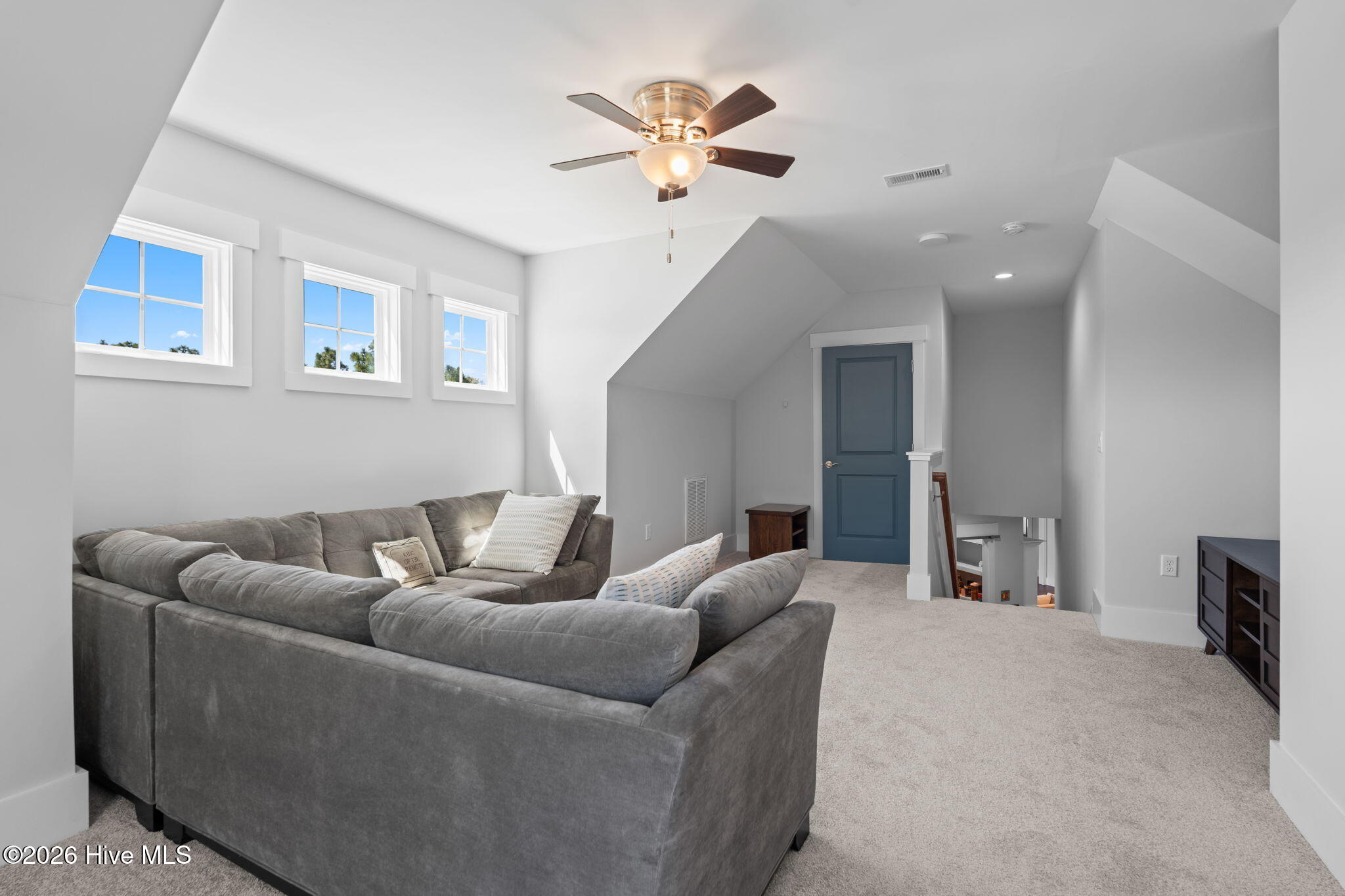 100564943 | Photo 37