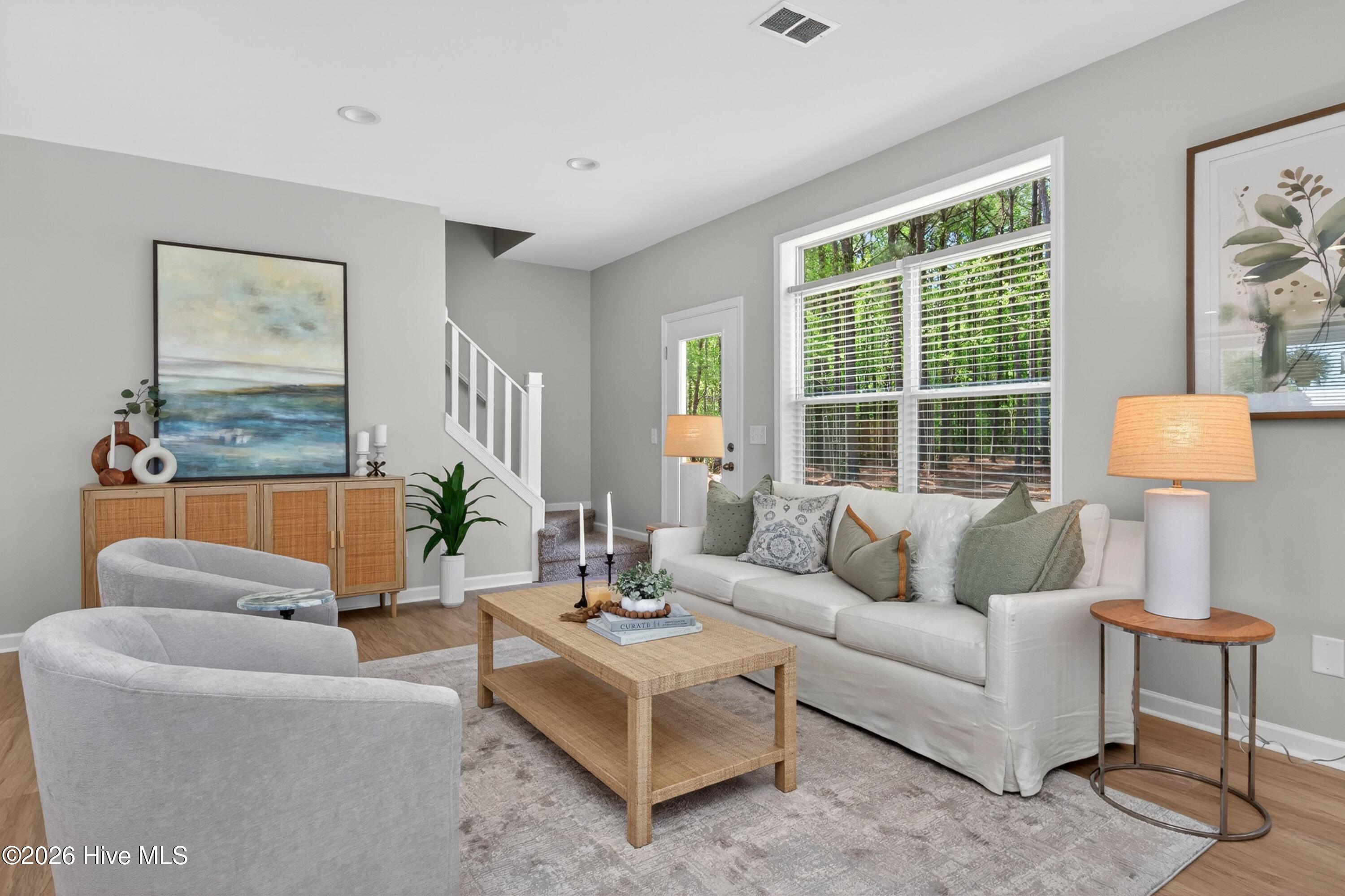 100567047 | Photo 12