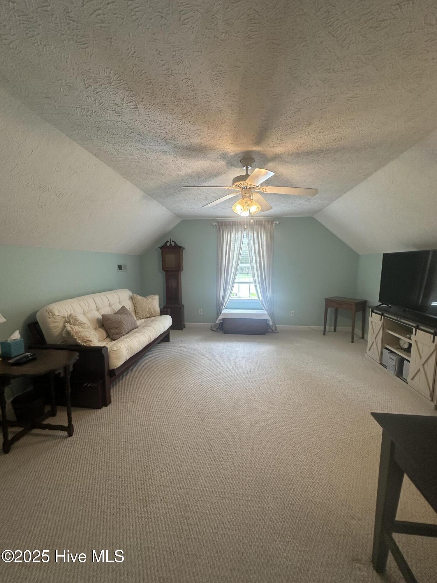 100526280 | Photo 32