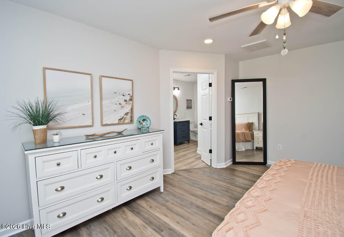 100569264 | Photo 15