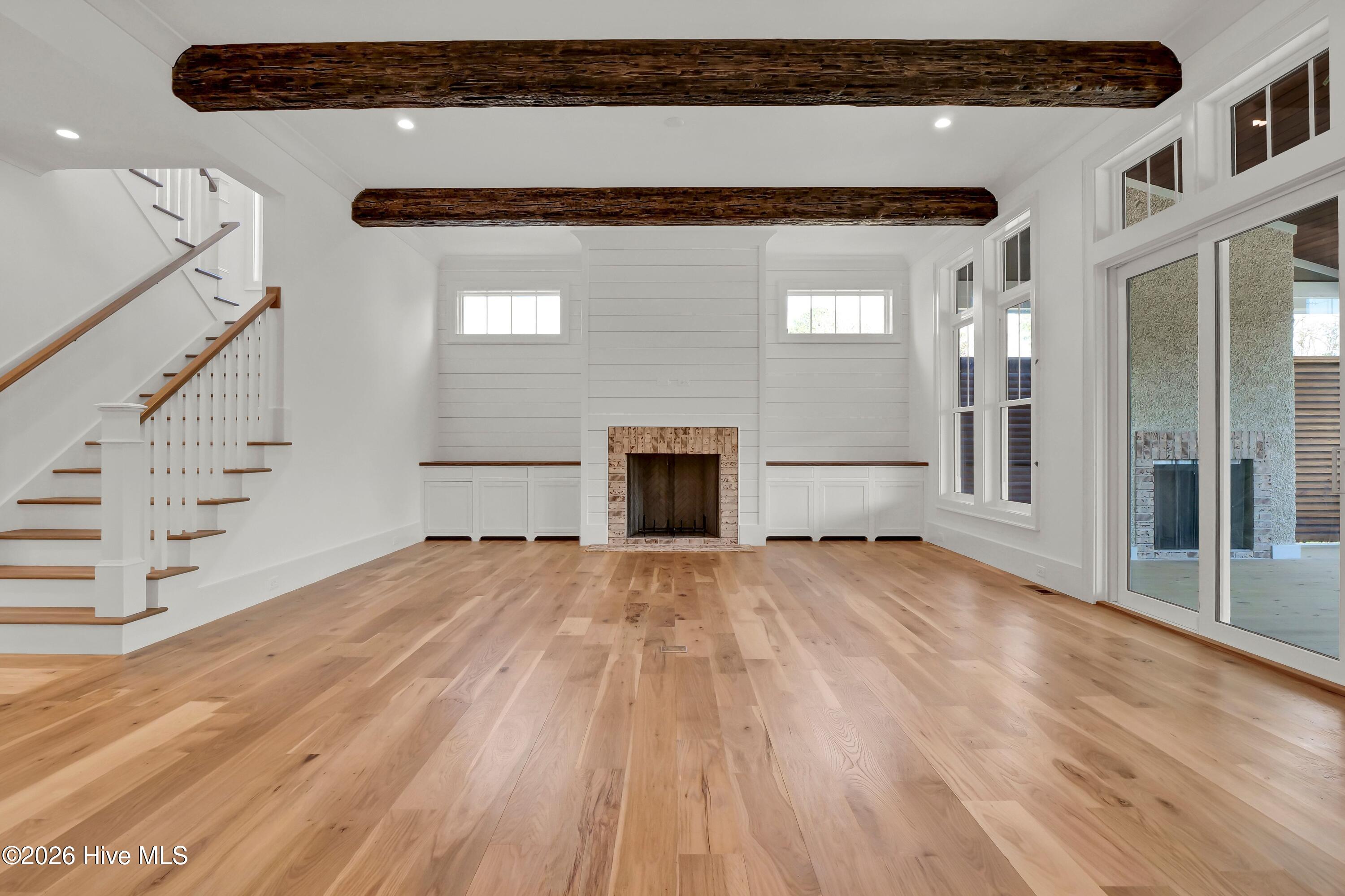 100553648 | Photo 12