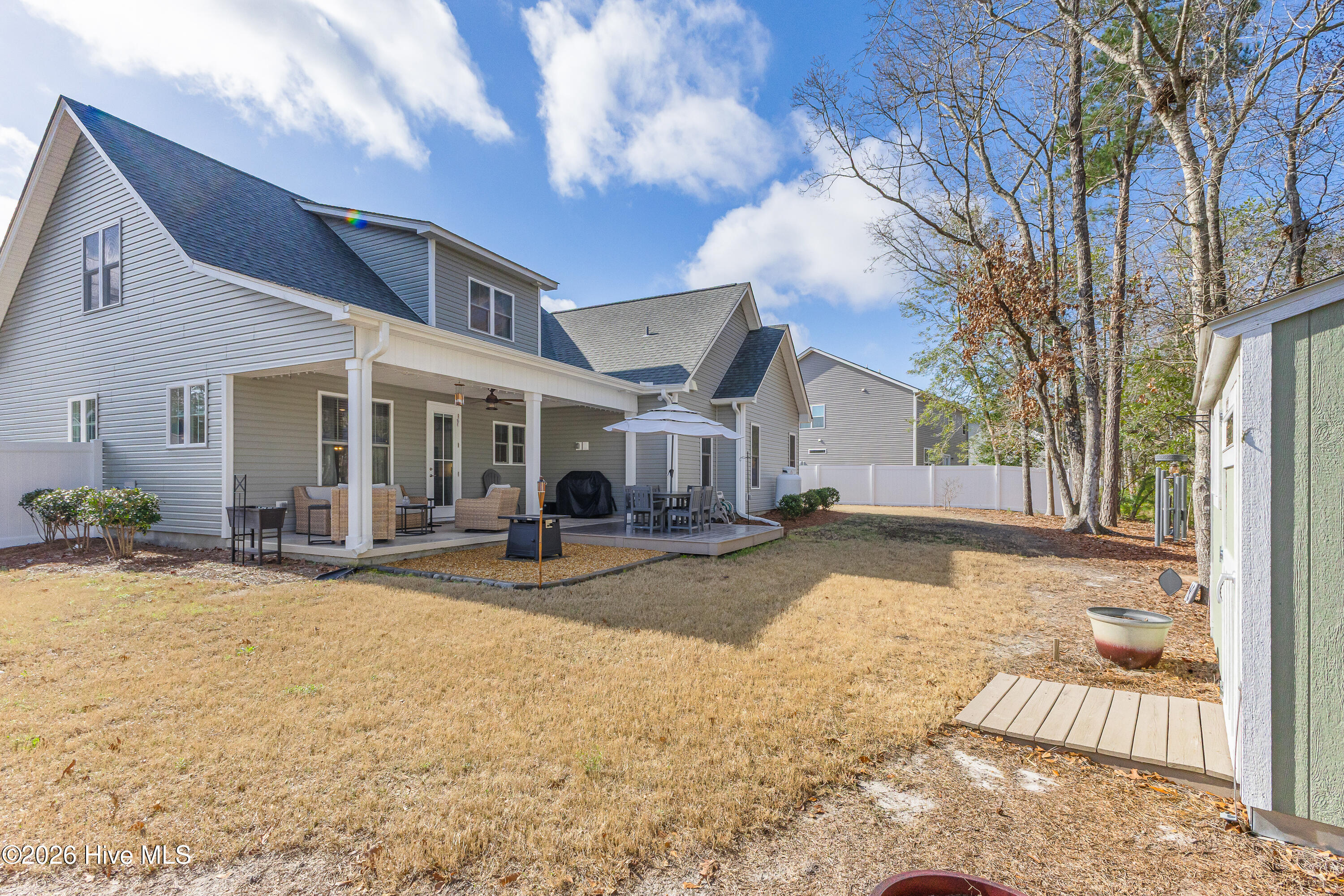 100561290 | Photo 41