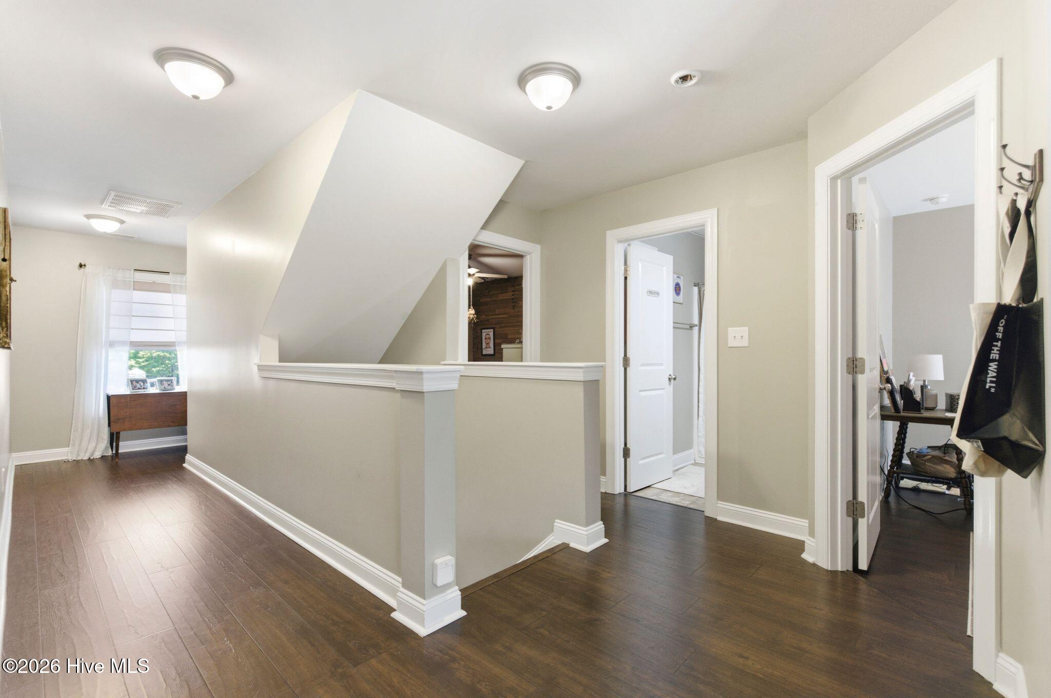 100568404 | Photo 33