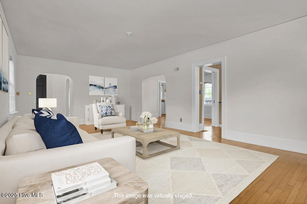 100523883 | Photo 10