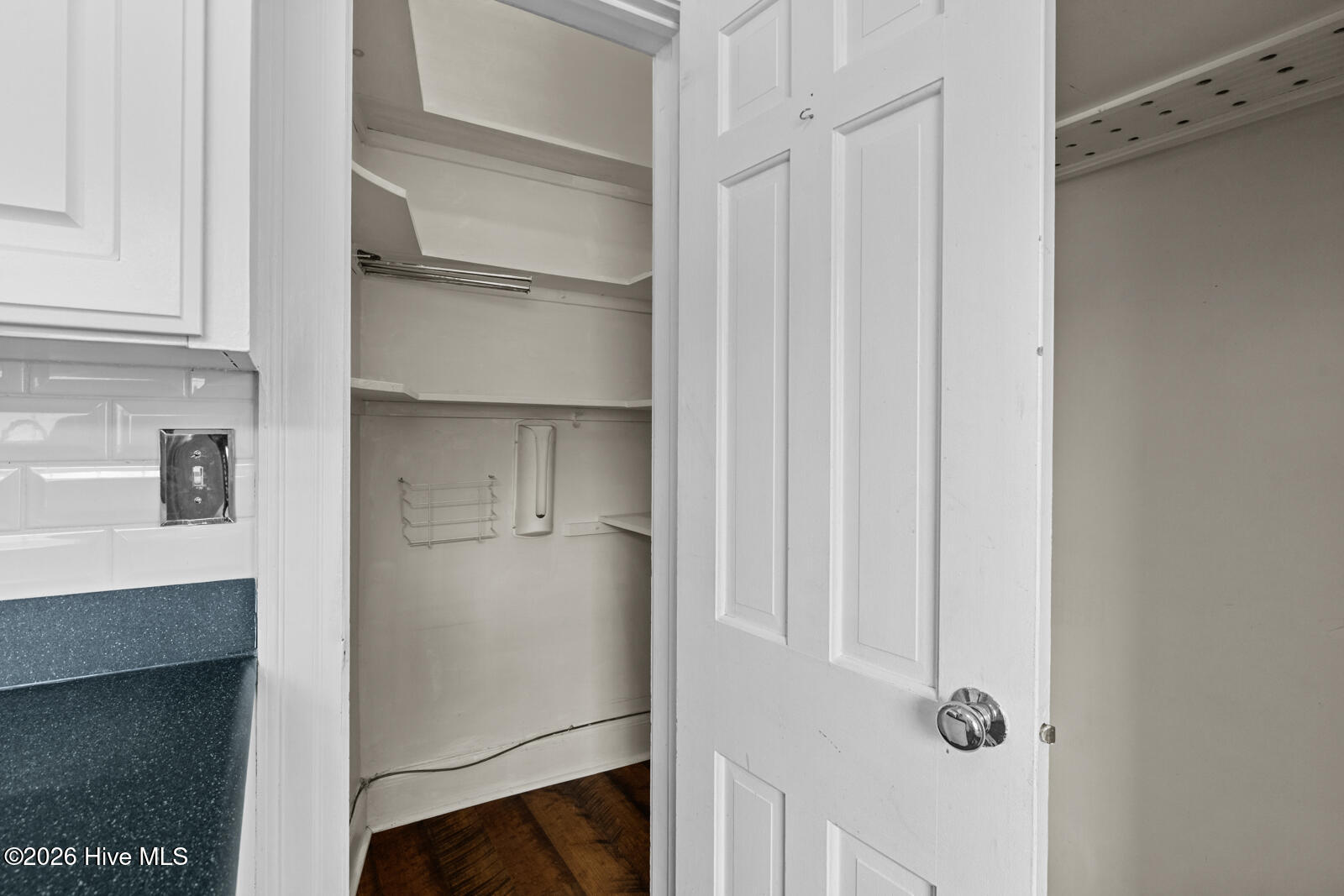 100557416 | Photo 25