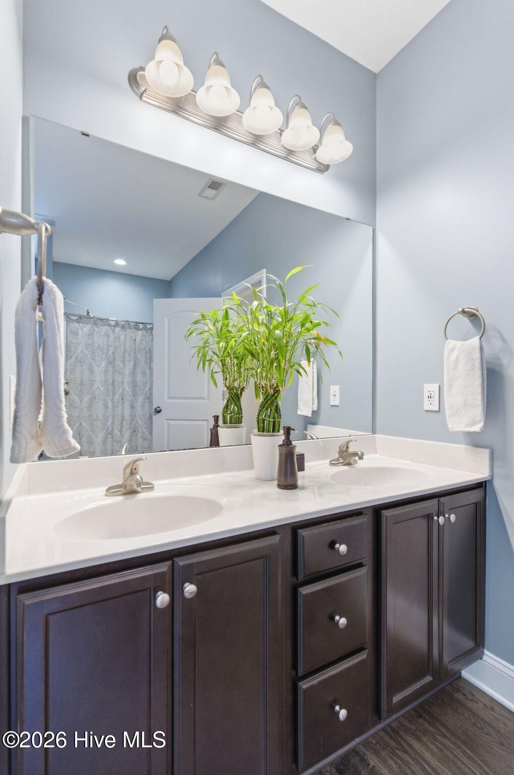 100558207 | Photo 22