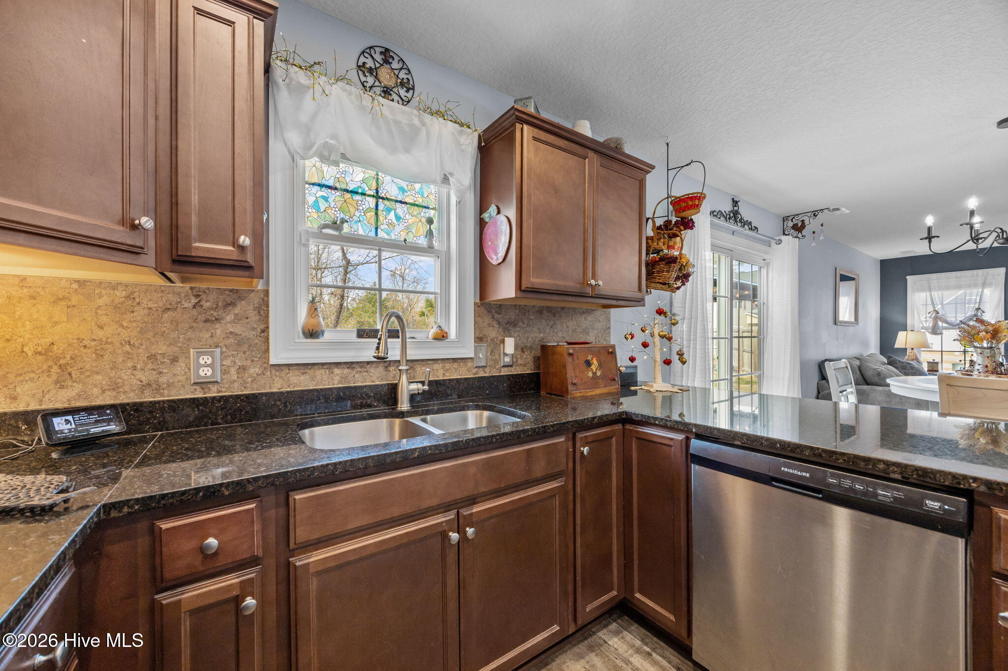 100551415 | Photo 21