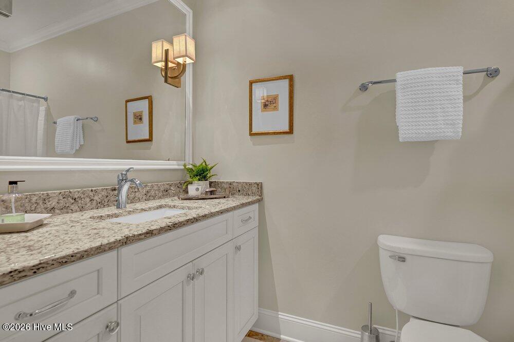 100561548 | Photo 12