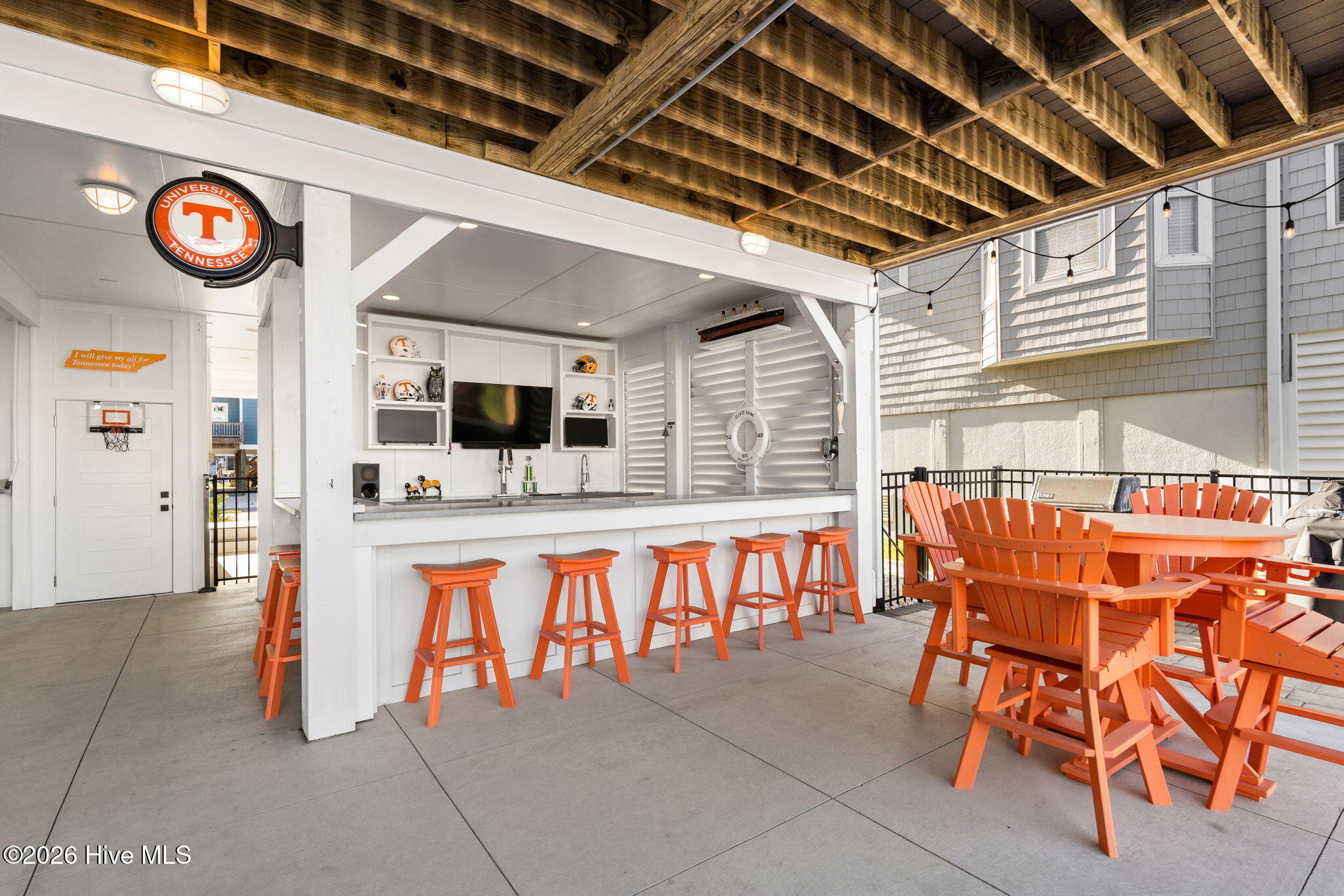 100562376 | Photo 44