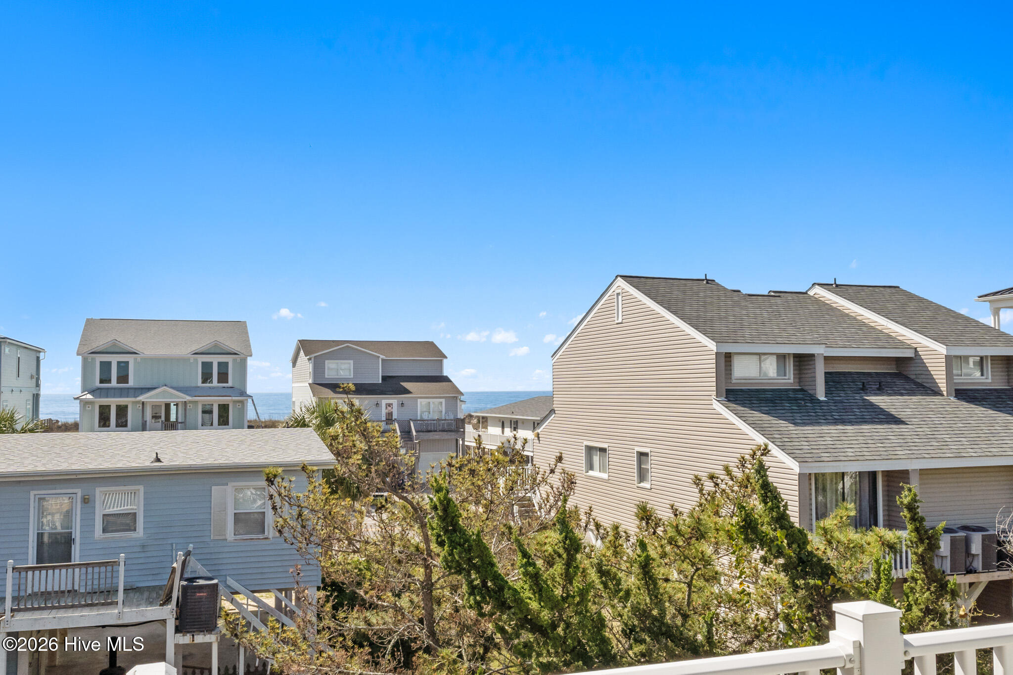 100564426 | Photo 42