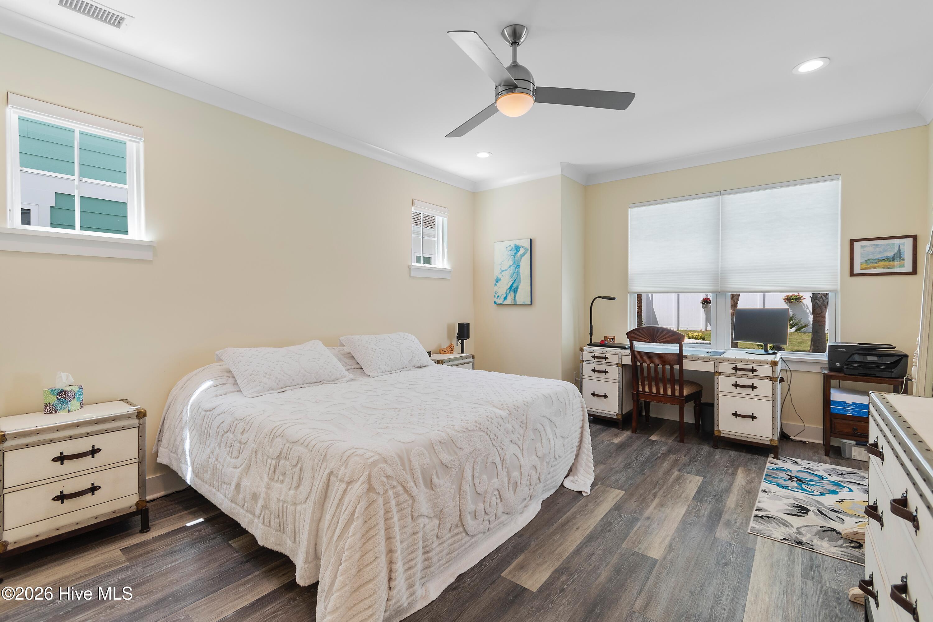 100561295 | Photo 17