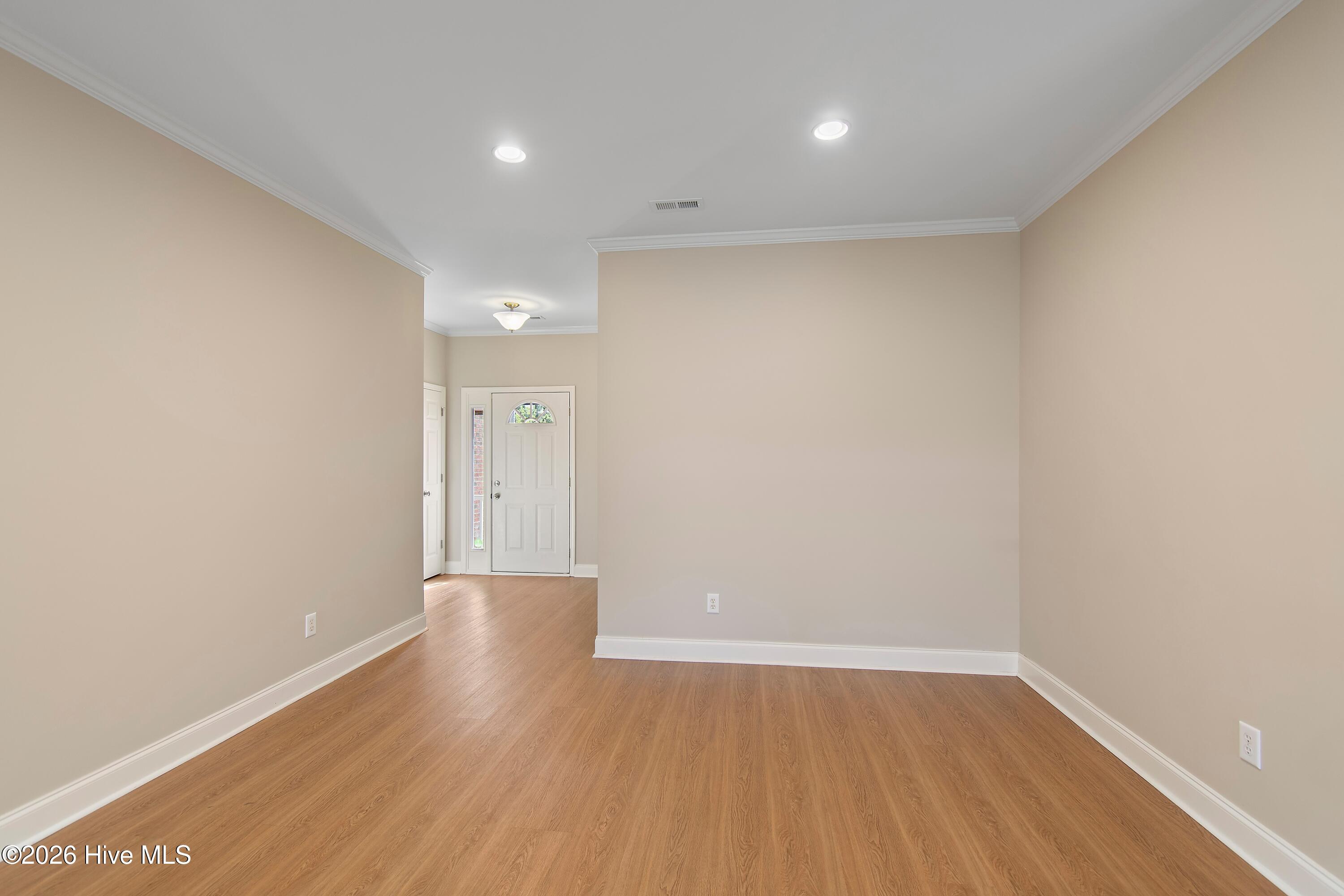 100562545 | Photo 10