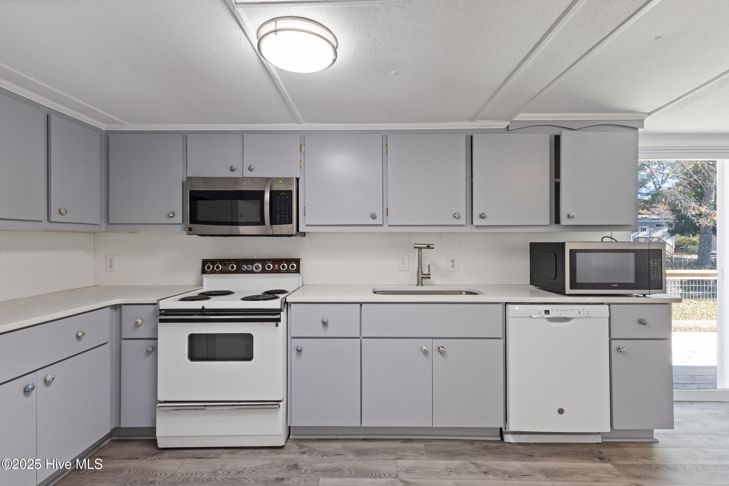 100545397 | Photo 28