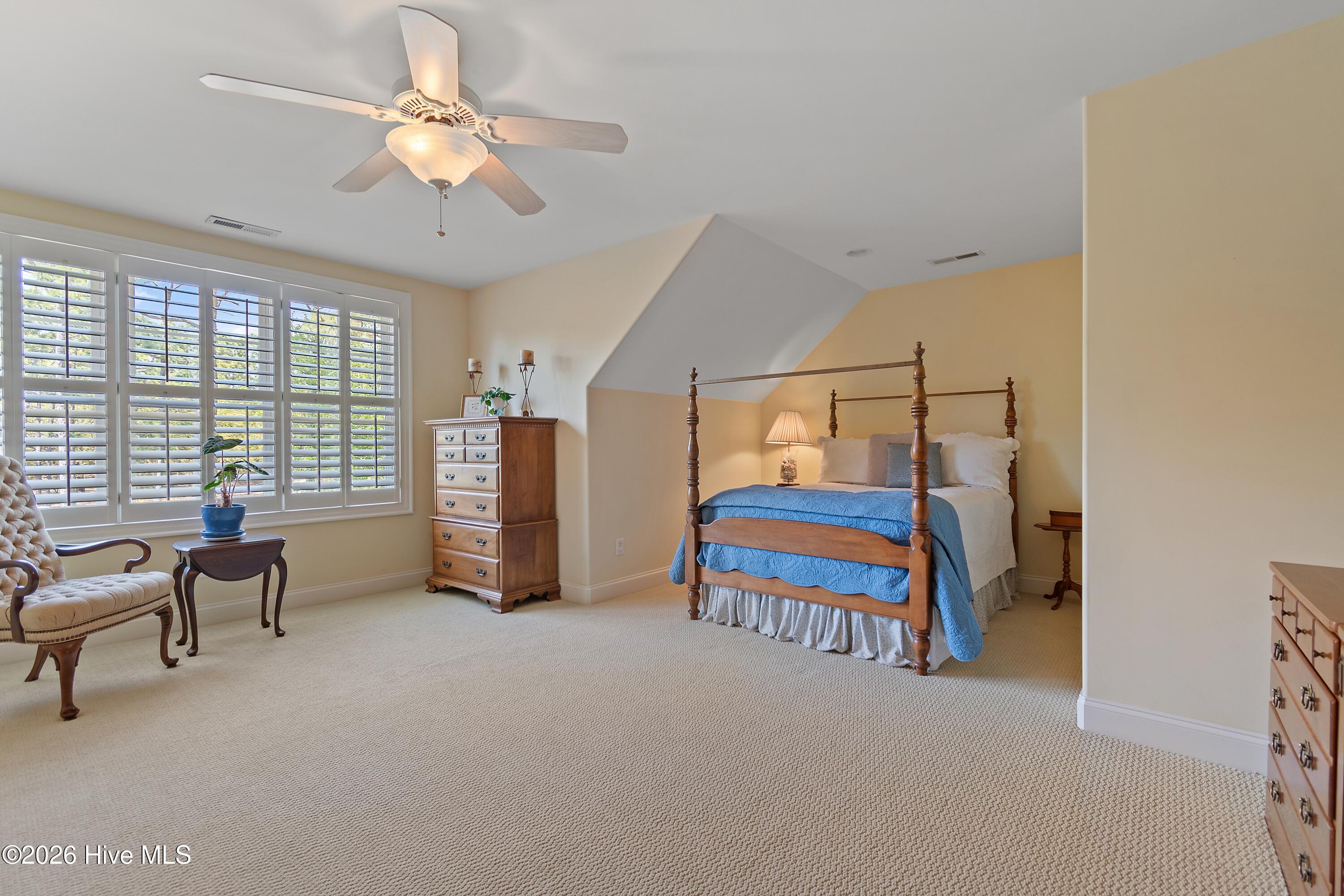 100567309 | Photo 76