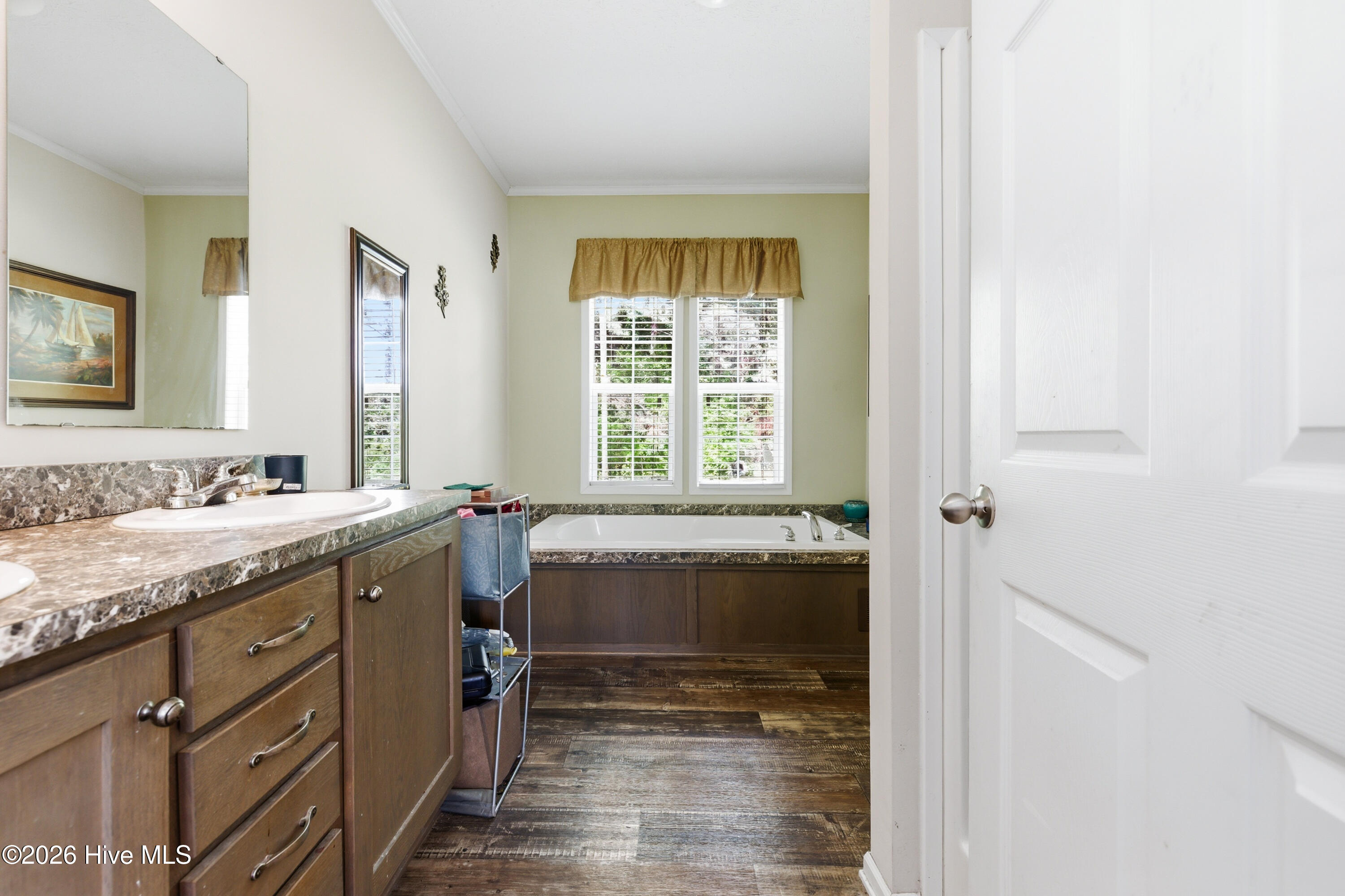 100565815 | Photo 14