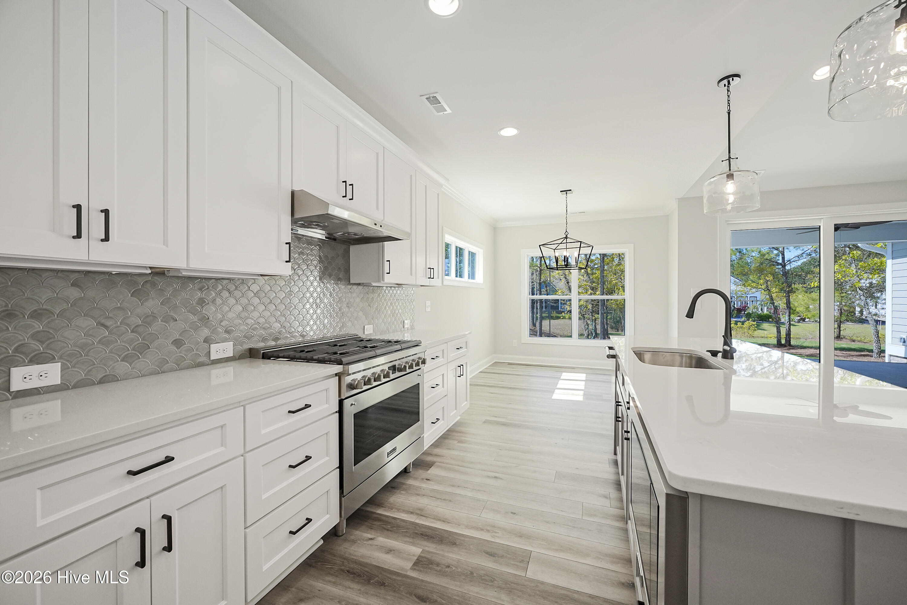 100555339 | Photo 19