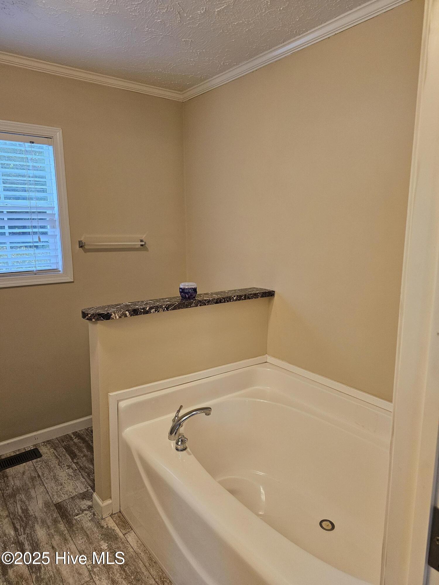 100535573 | Photo 42