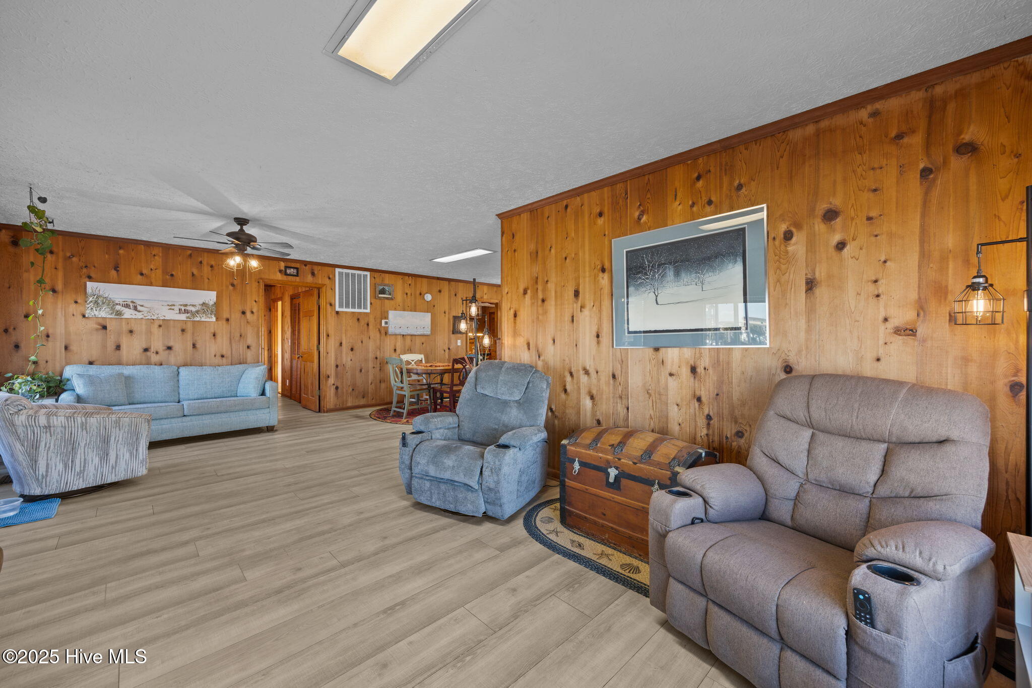 100545181 | Photo 14