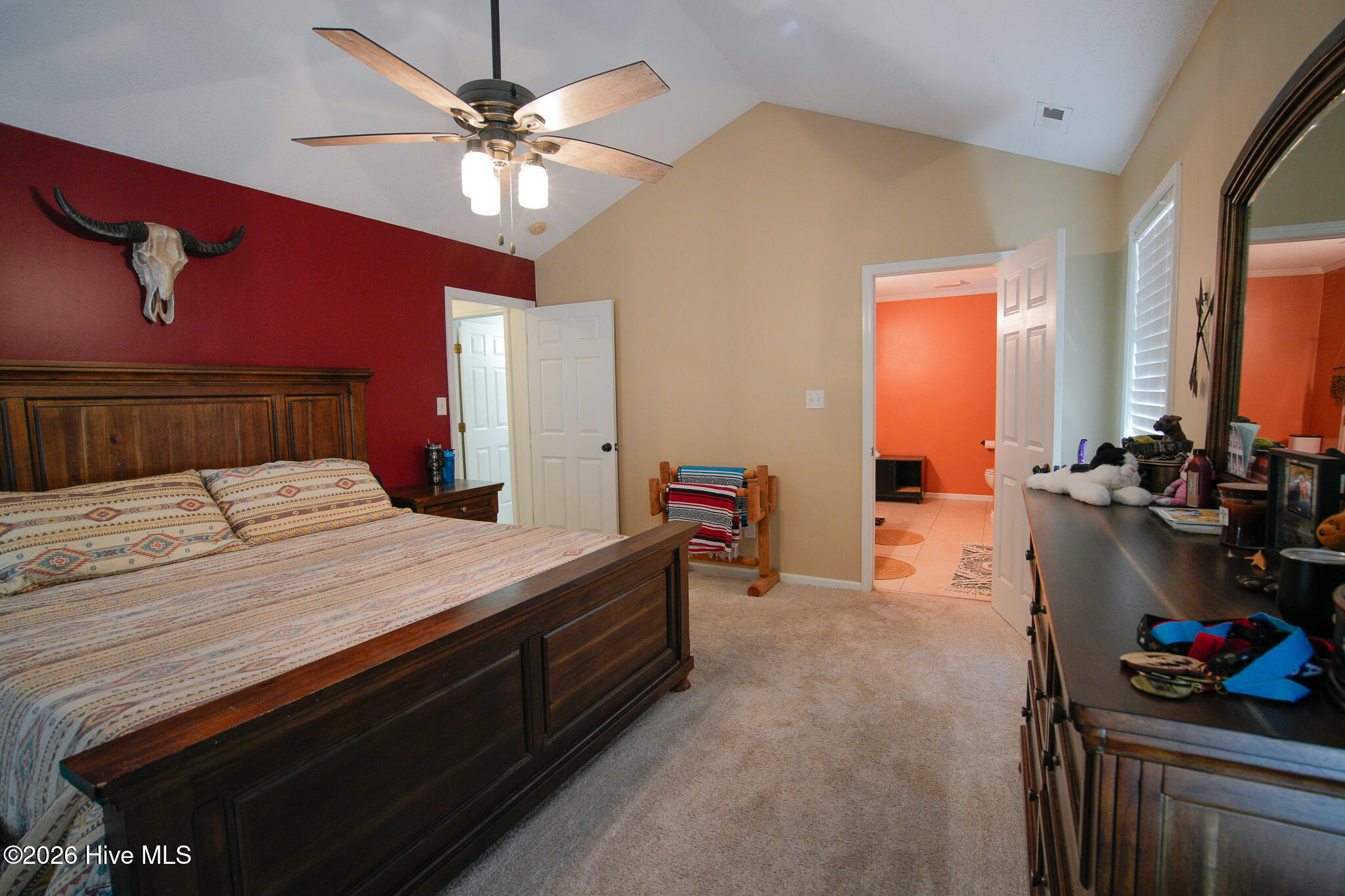 100556860 | Photo 18