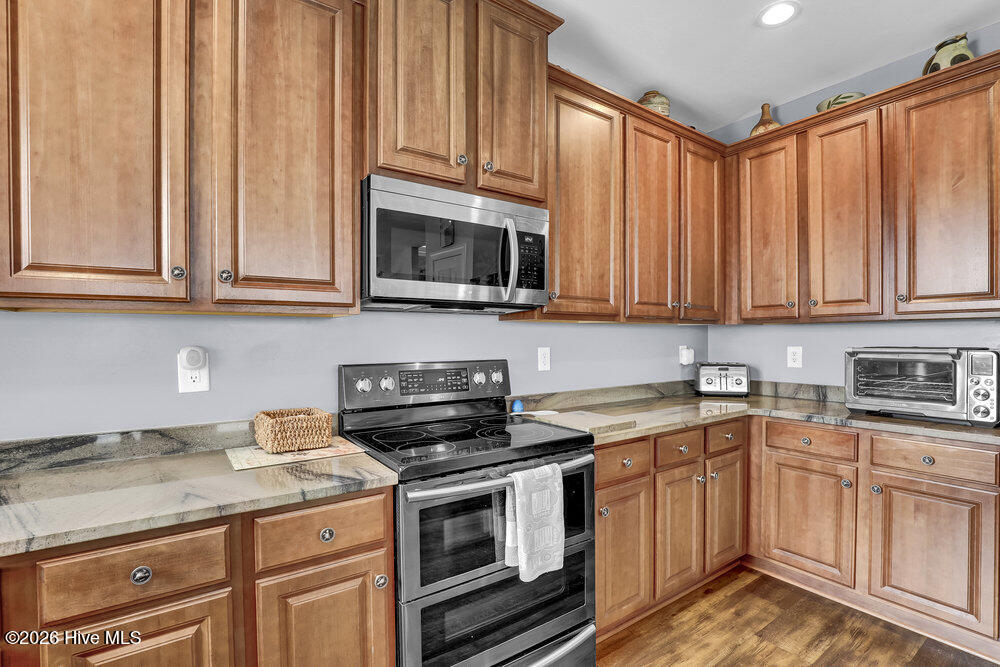 100562970 | Photo 19