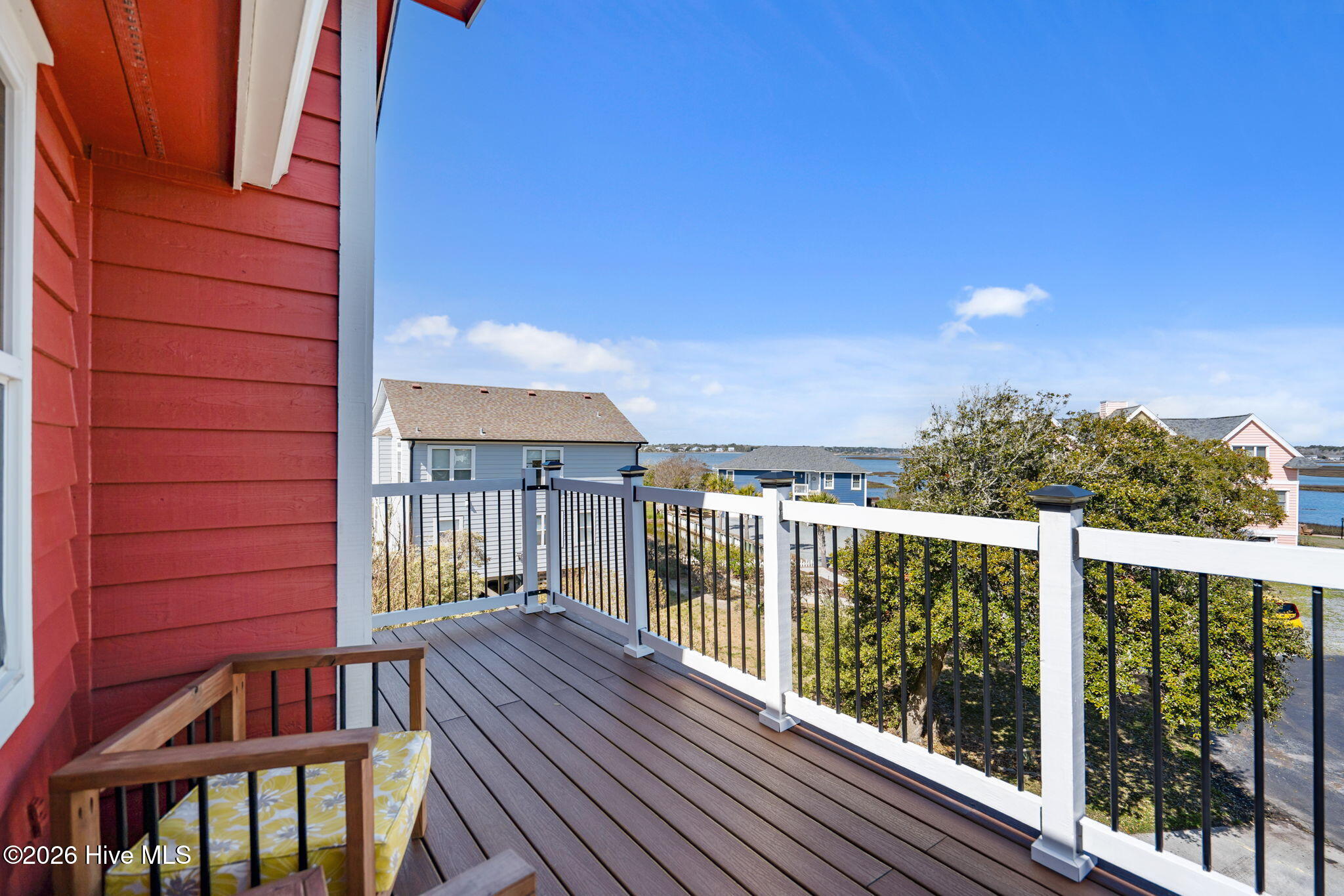 100561498 | Photo 37