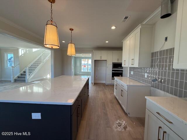 100537825 | Photo 12