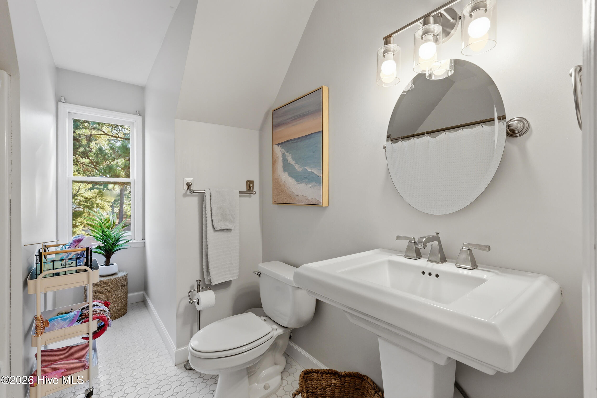 100554860 | Photo 24