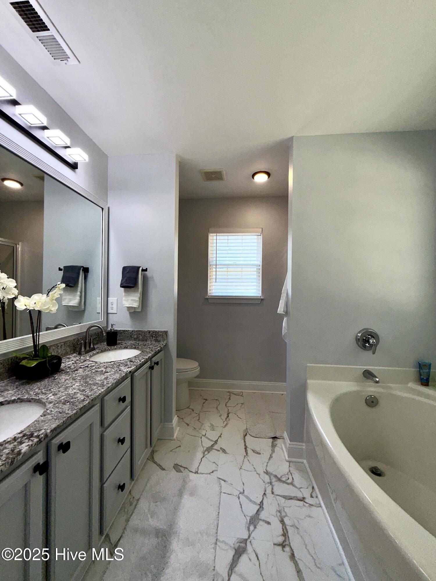 100518451 | Photo 18