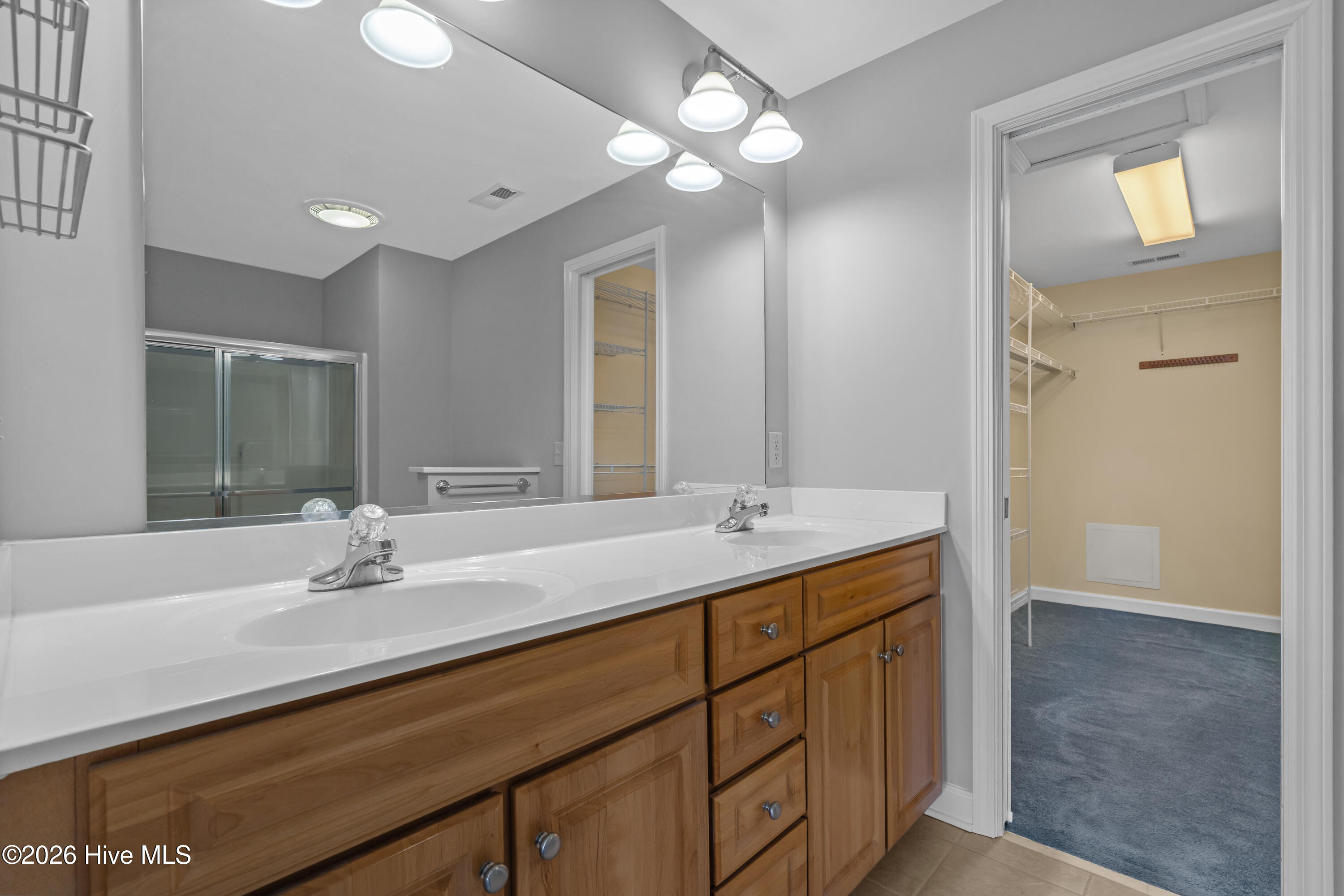 100567546 | Photo 20