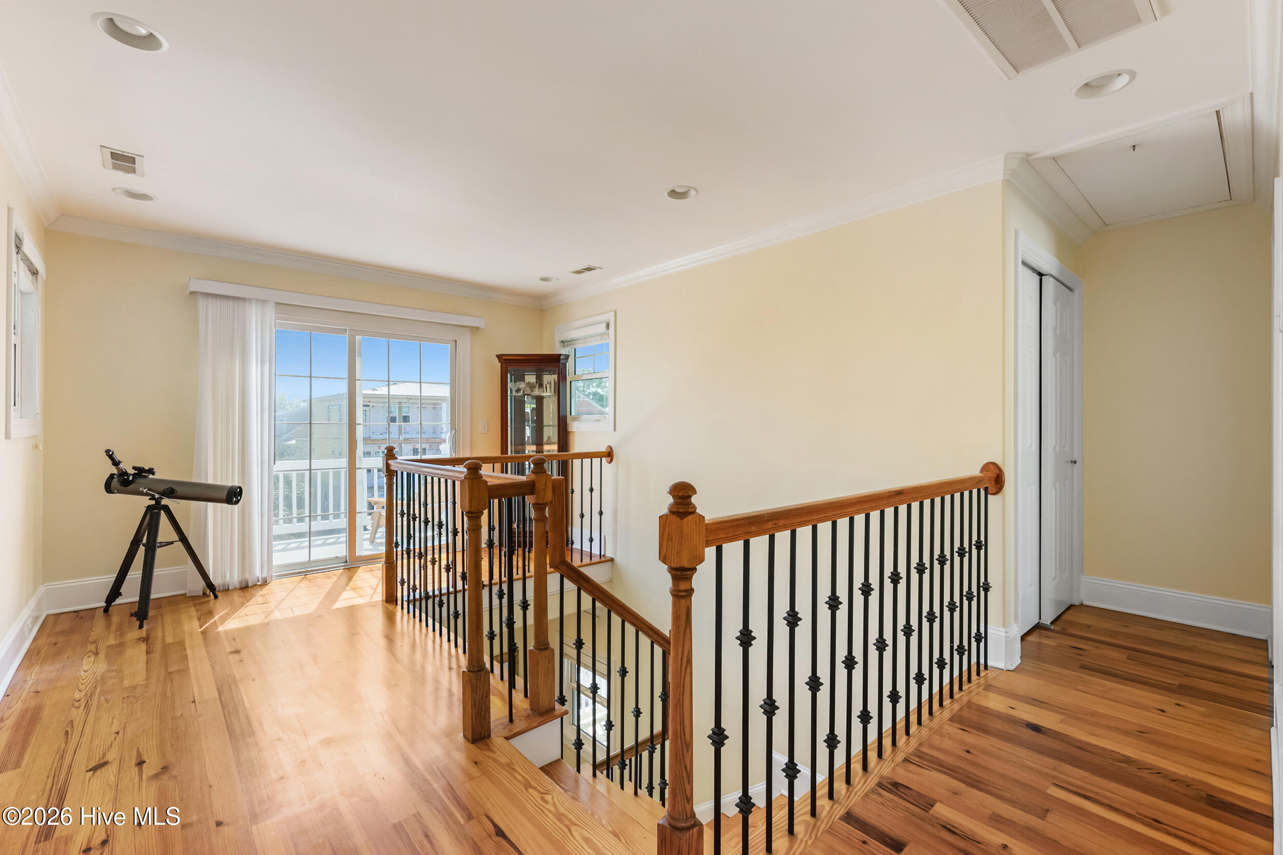 100568478 | Photo 22