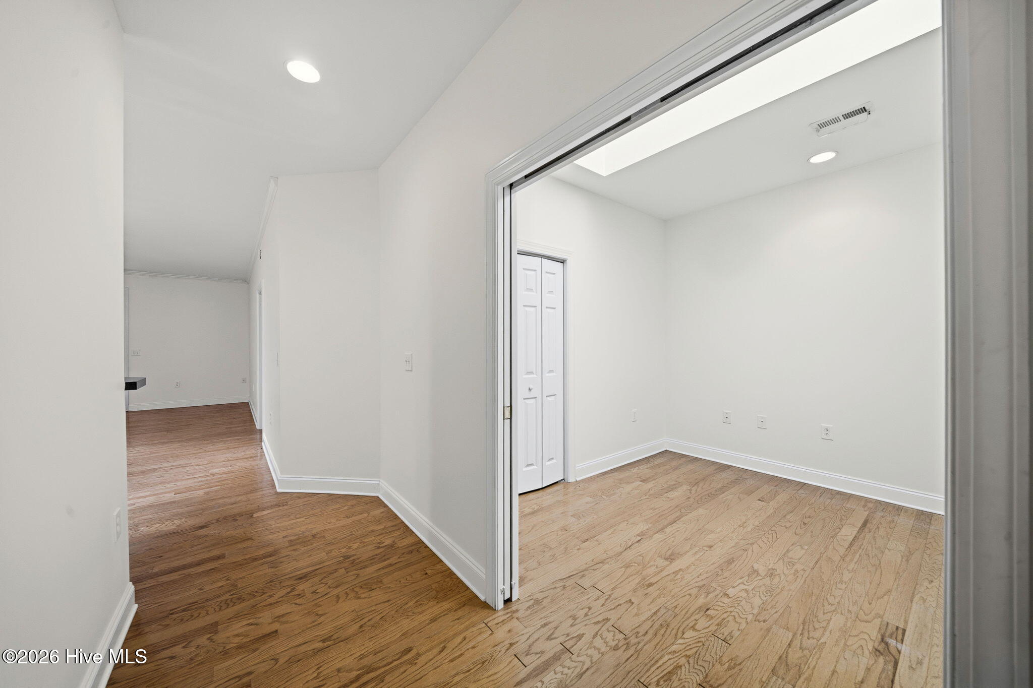 100567711 | Photo 26