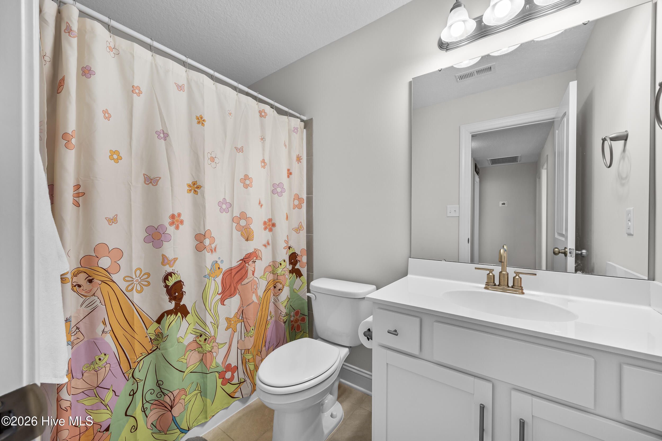 100555729 | Photo 40