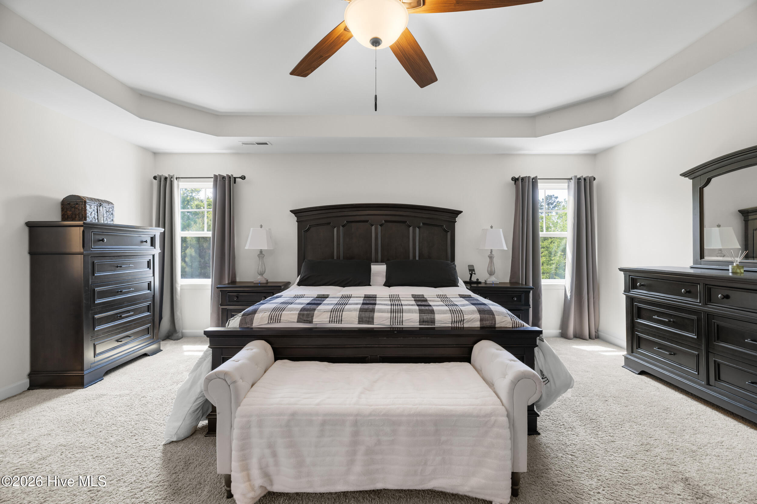 100570237 | Photo 51