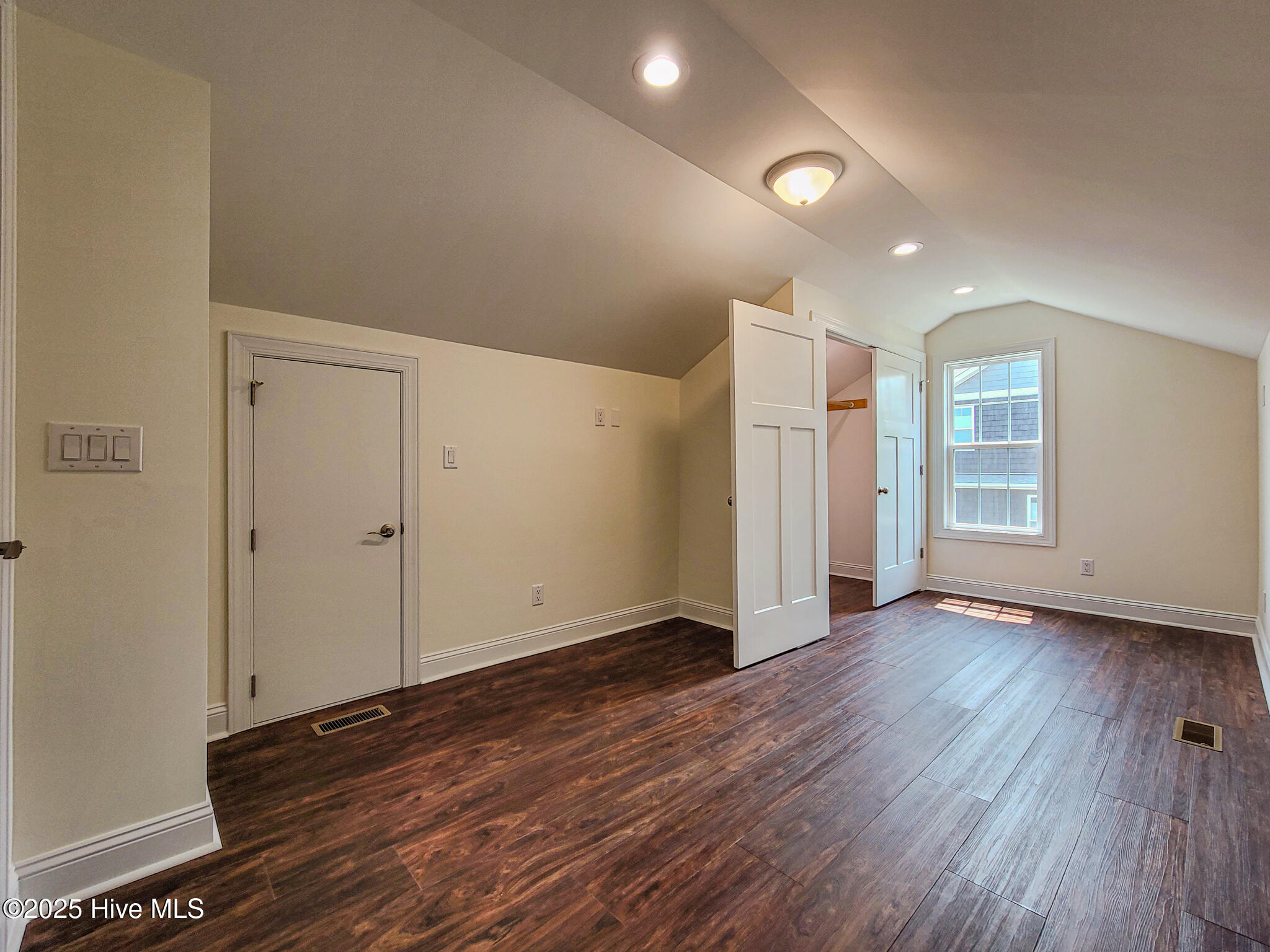 100511254 | Photo 21