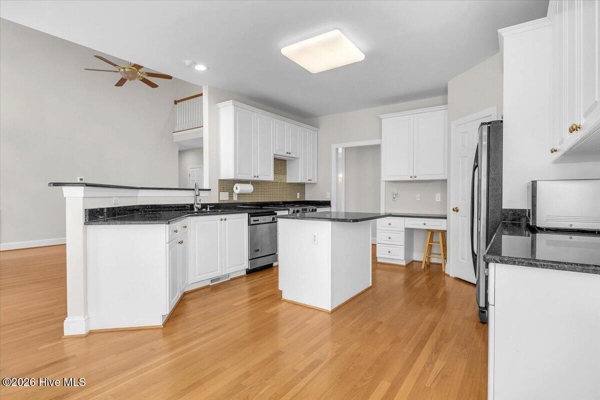 100564445 | Photo 14