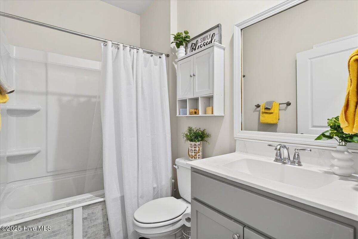 100542039 | Photo 29