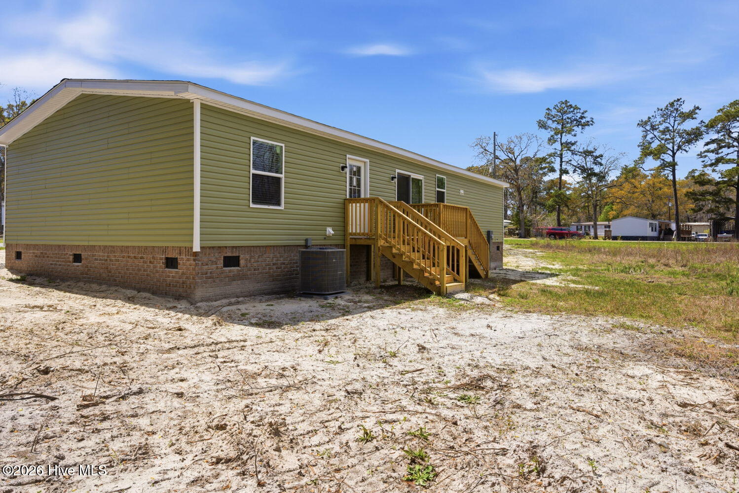 100563792 | Photo 34