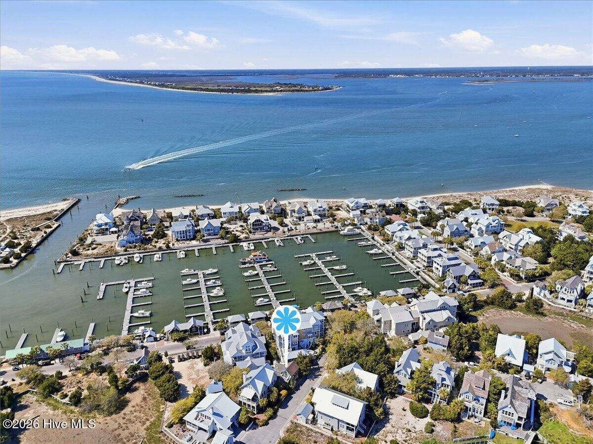 100563686 | Photo 40