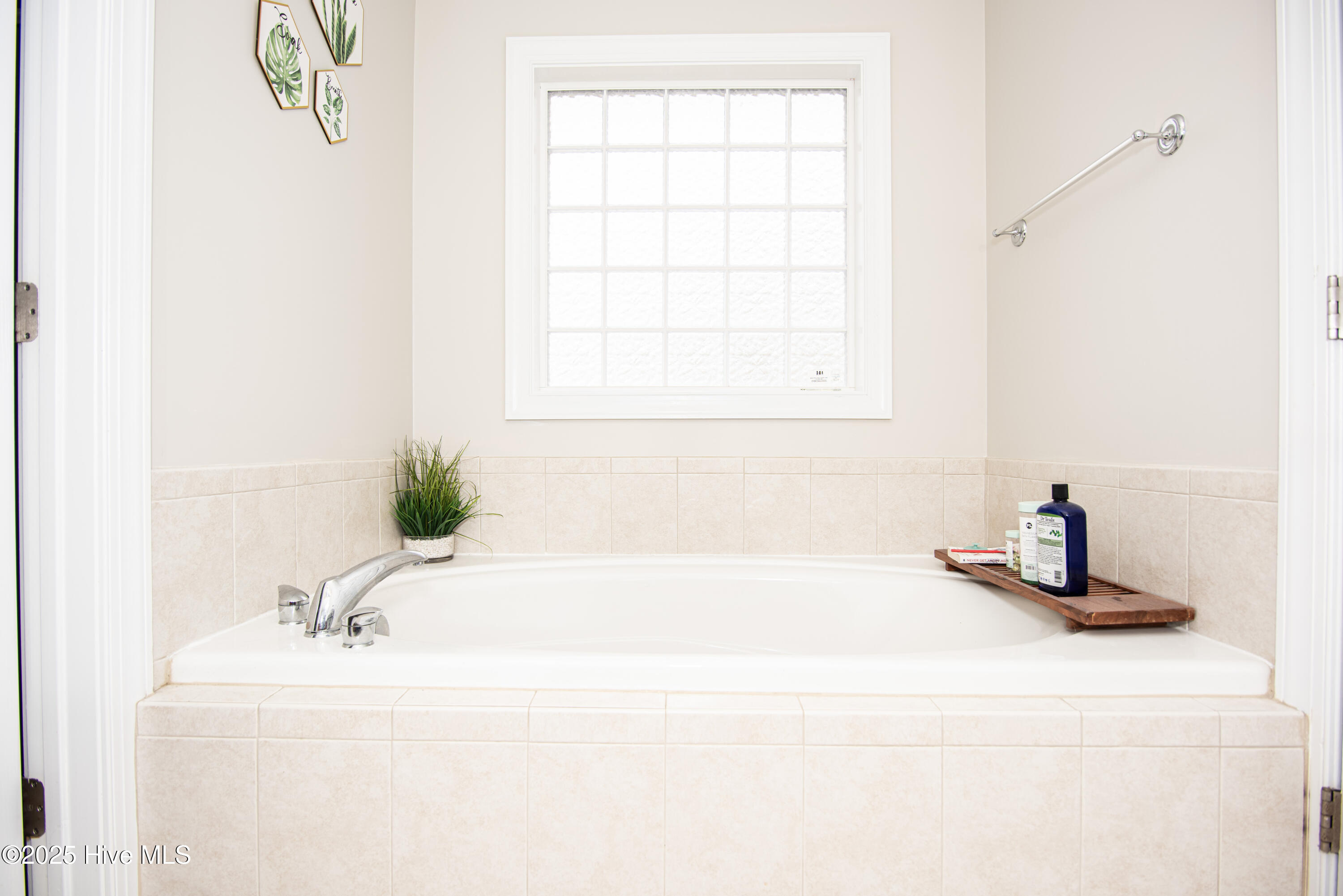 100544525 | Photo 32