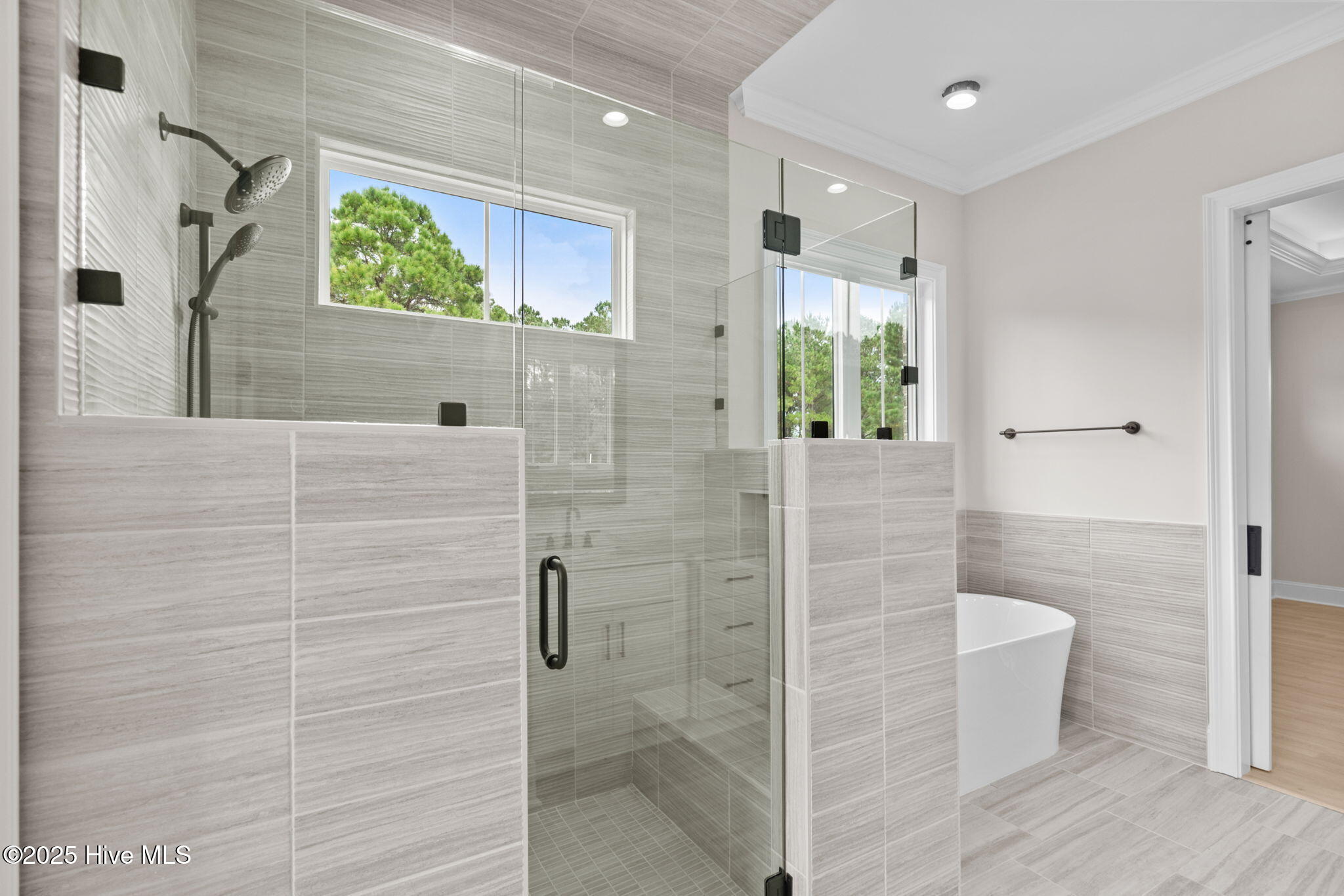 100509277 | Photo 36