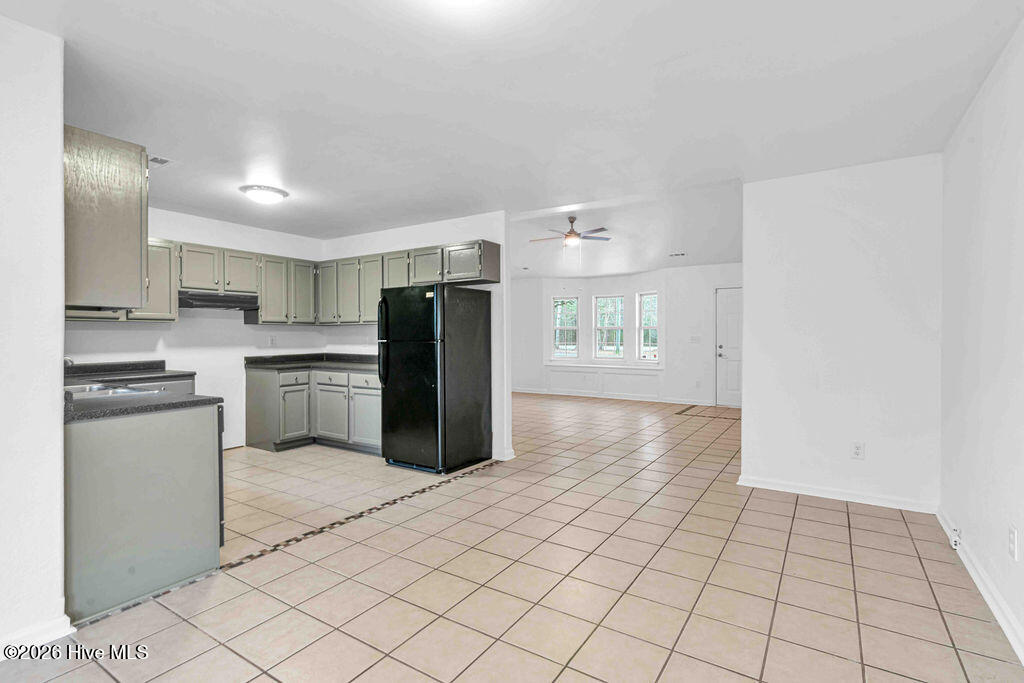 100557363 | Photo 16