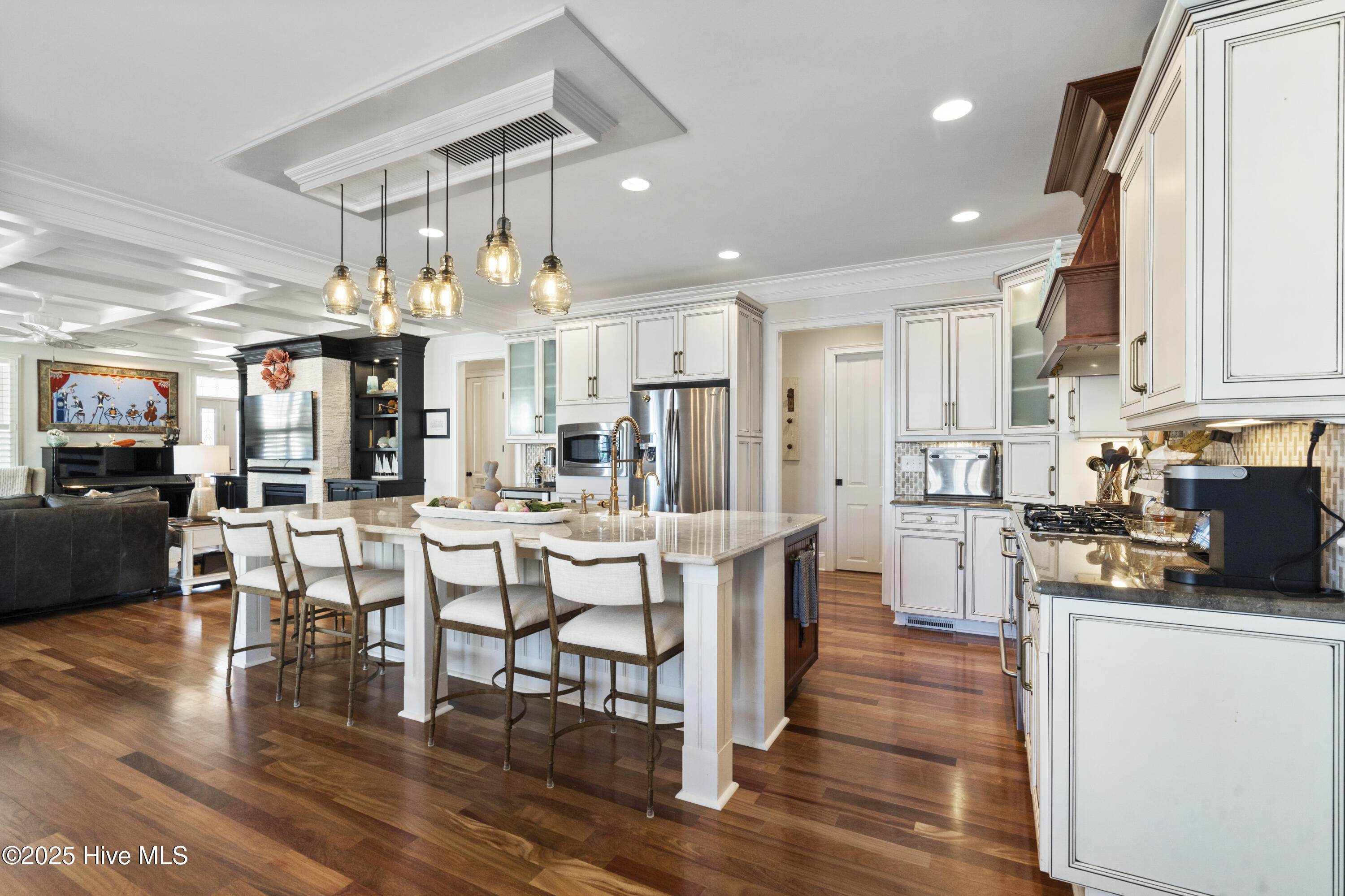 100498817 | Photo 20