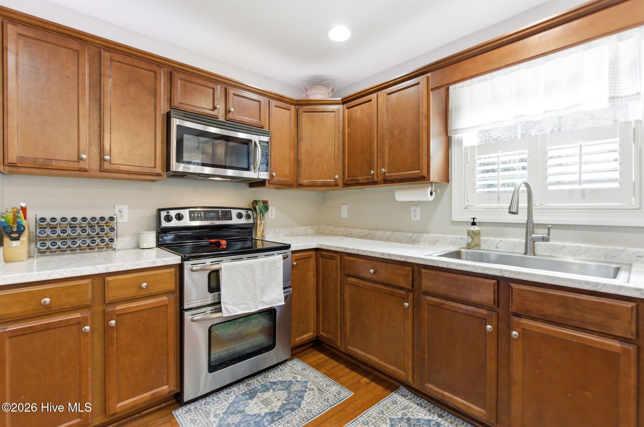 100561216 | Photo 17