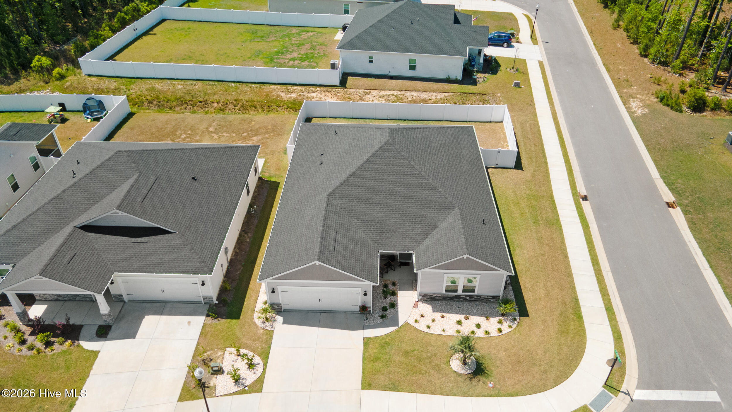 100568412 | Photo 42