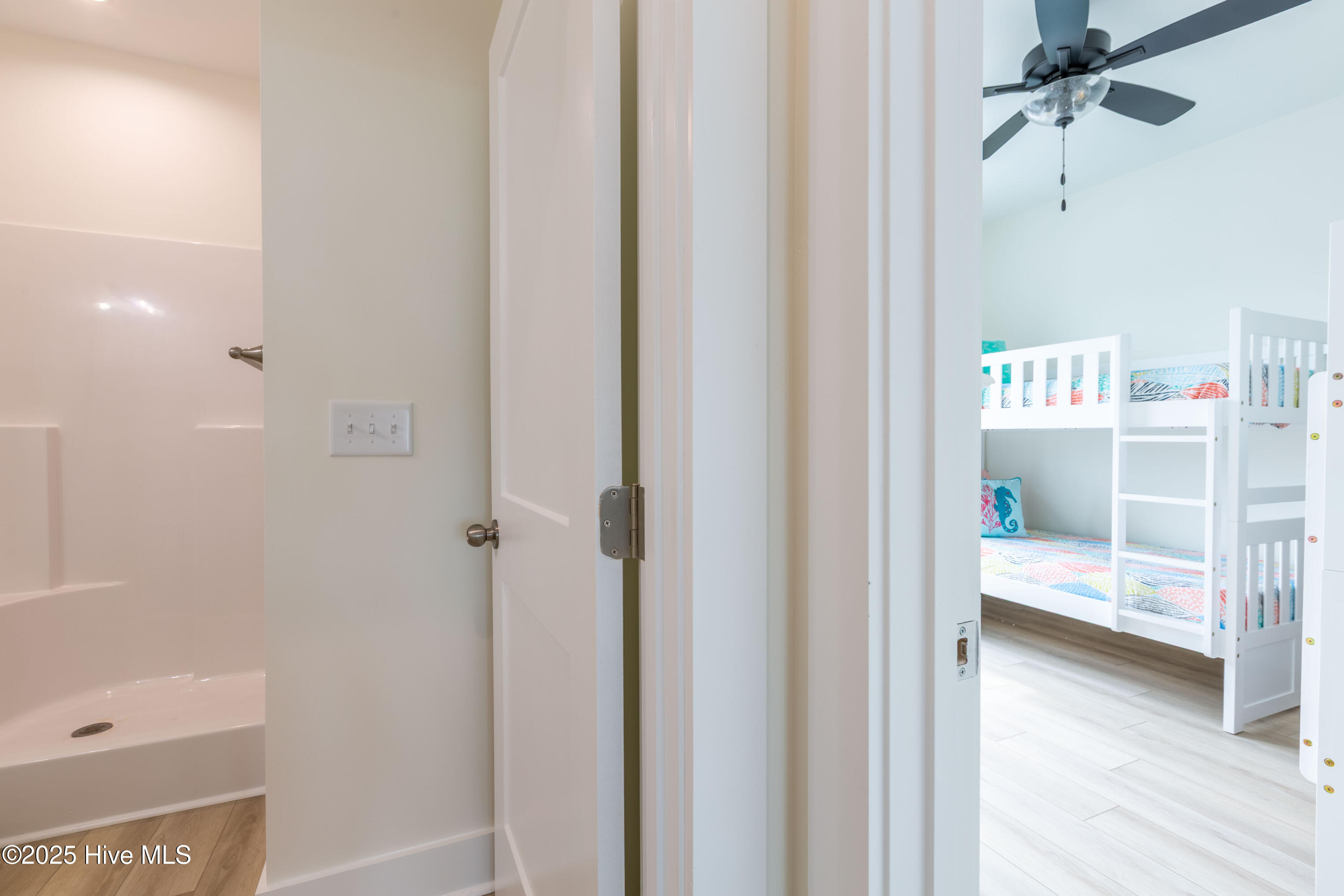 100553221 | Photo 46