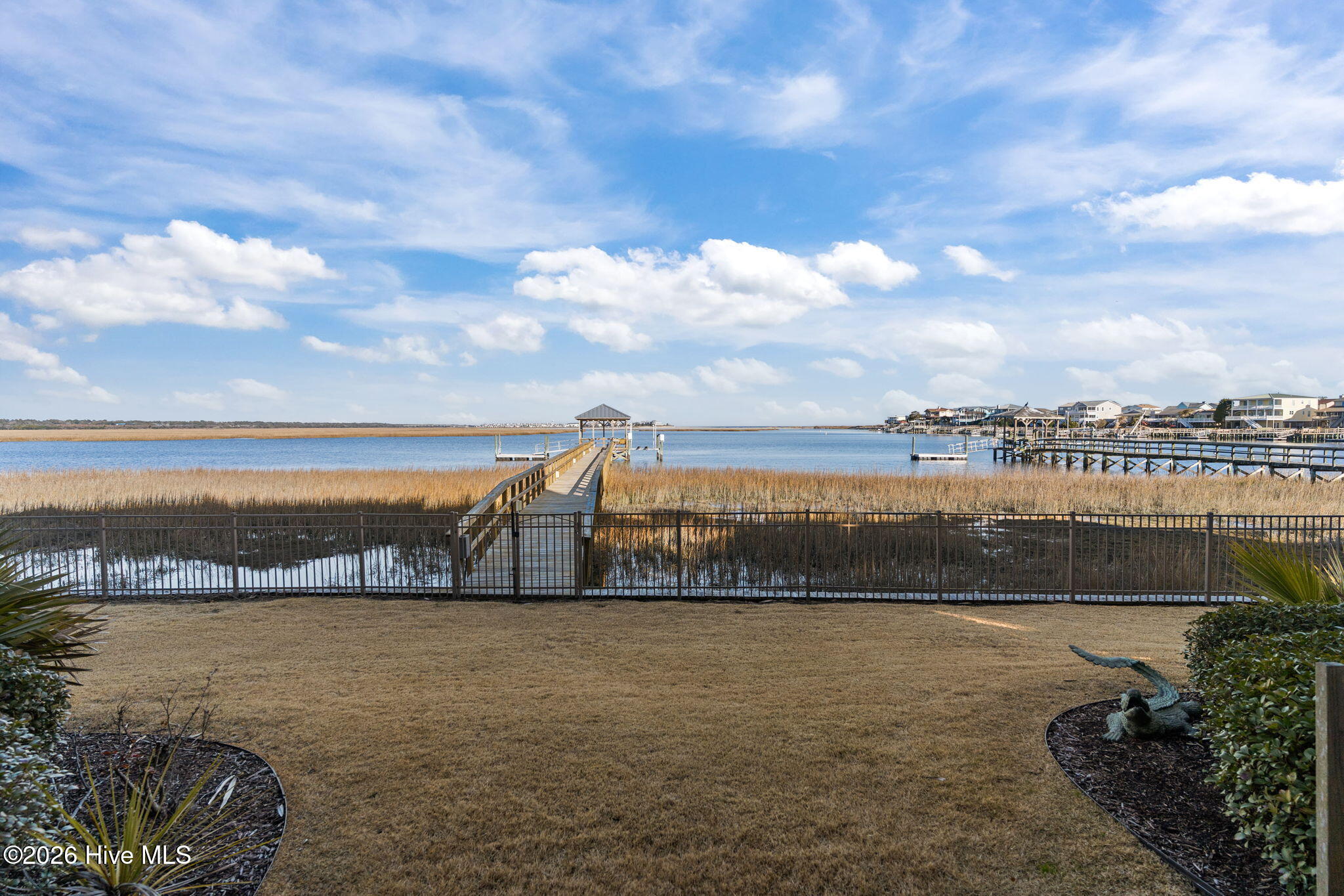 100554777 | Photo 81