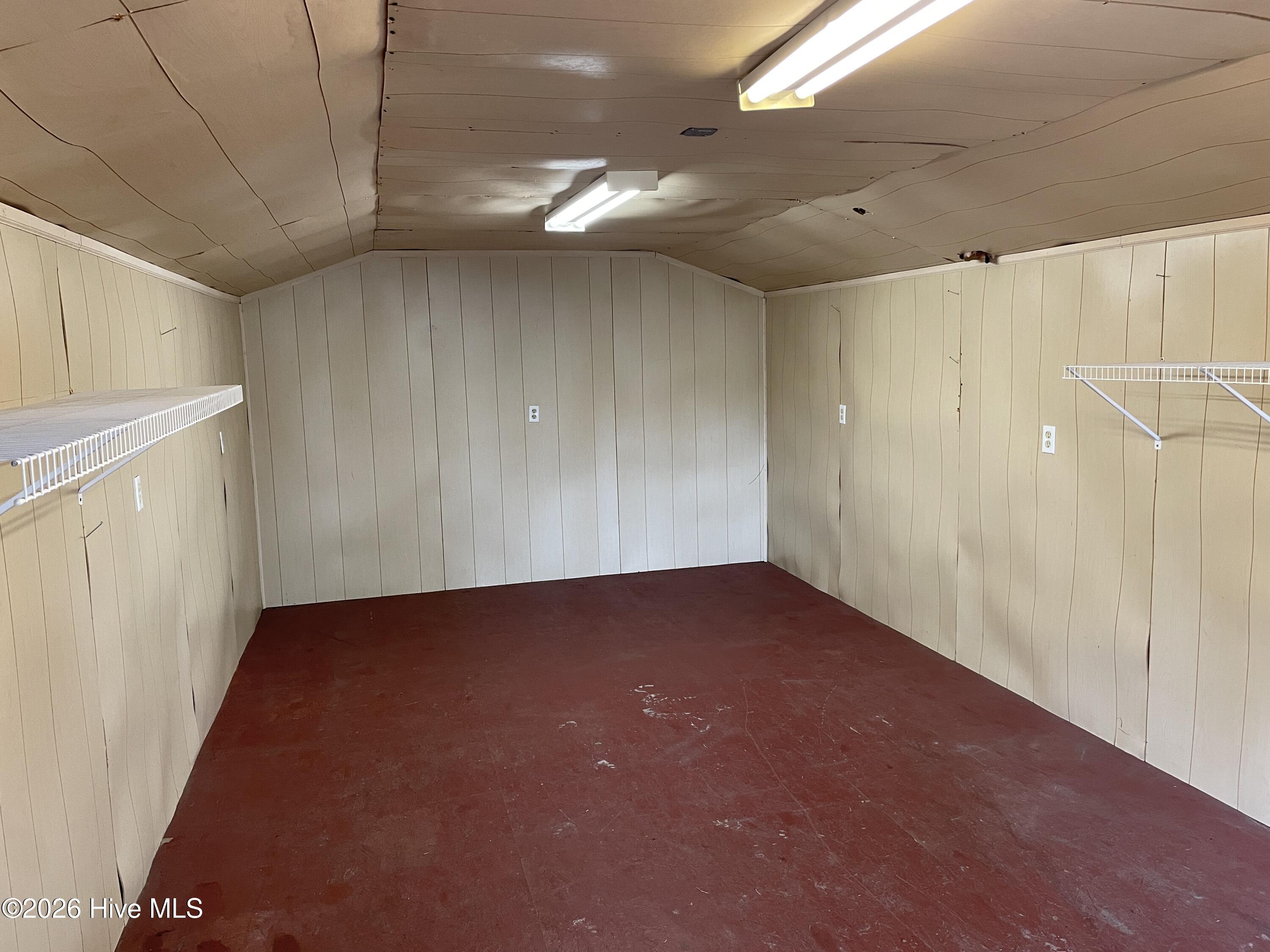 100558434 | Photo 40